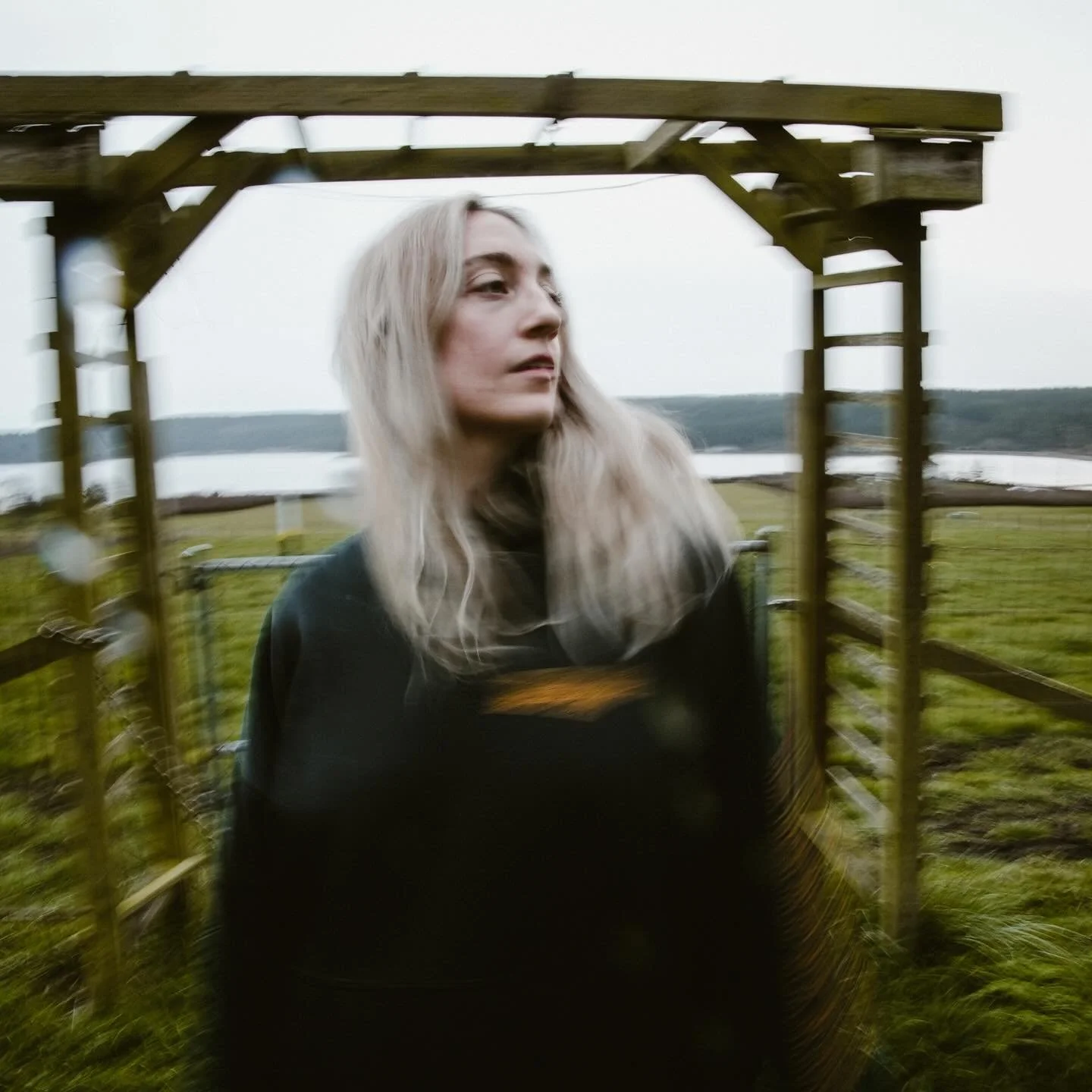 couple portraits of @chloegendrow + @lukeborchelt in the wild 🐉