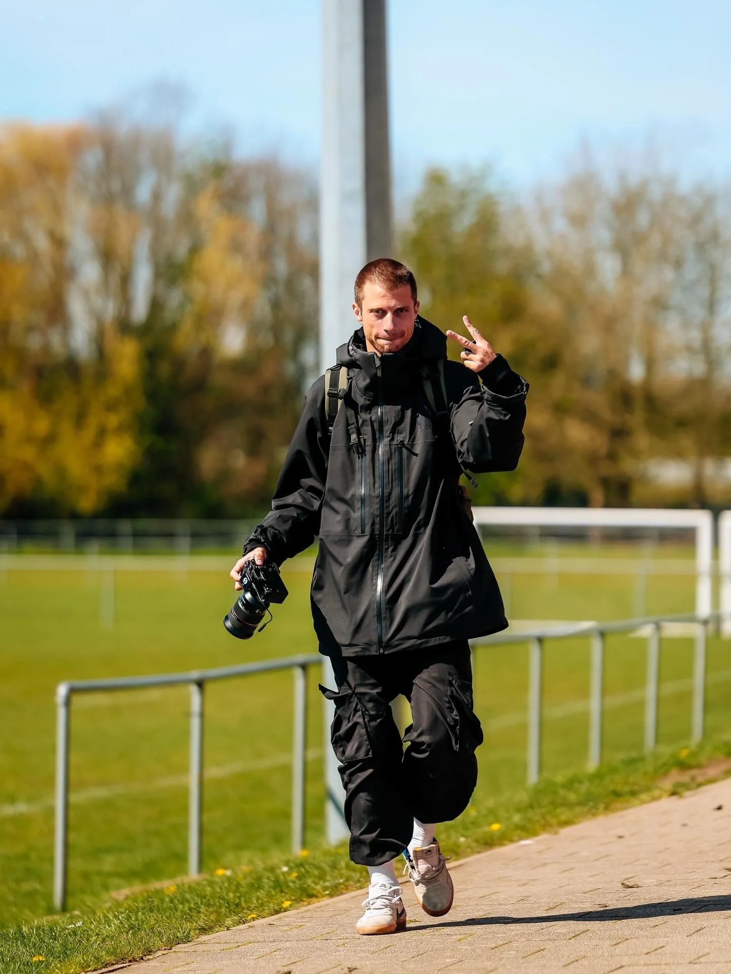 Well just had the best time in England with the crew. Made a ton of new best friends and how refreshing to be around so much joy. Miss em already!! 
Filmed with @strikersfcmt (shoutout @rossmcmonies) and could not have had a better time ✨✨
Photos by 