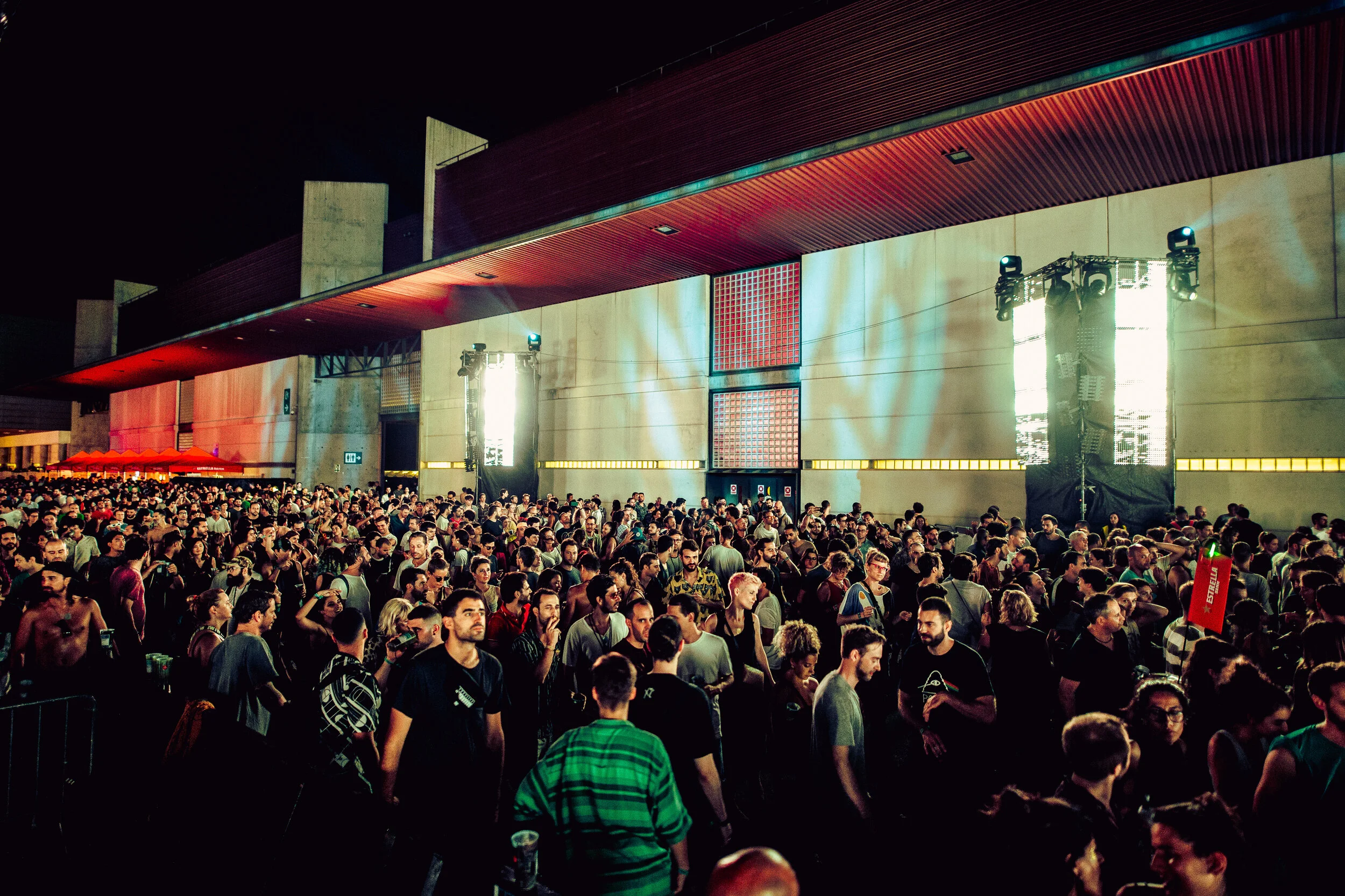 DanielAvery_Pub_LiamSimmons-2.jpg
