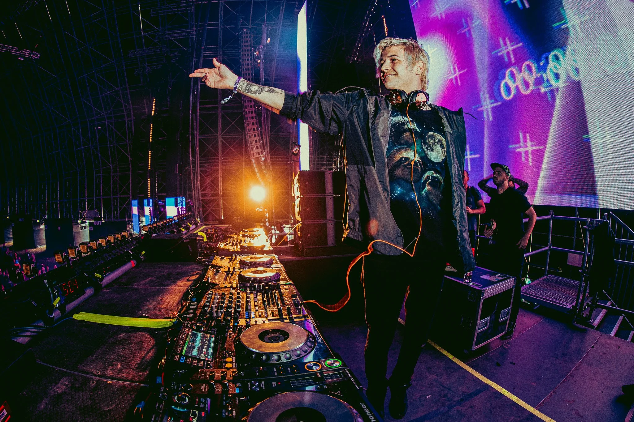 Live Re Exports Web LR-9.jpg