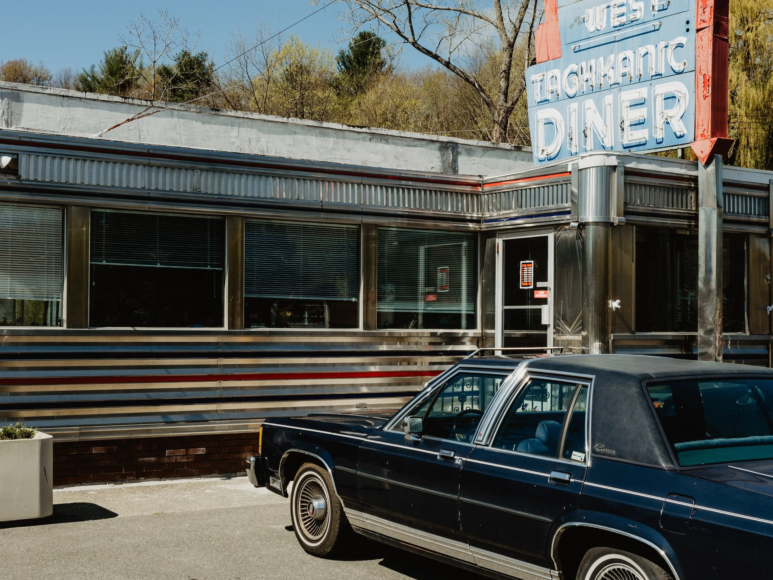 west-taghkanic-diner-2019-04-smoker-negroni-burger-milkshake-lawrence-braun-0004-LFB_7757.jpg