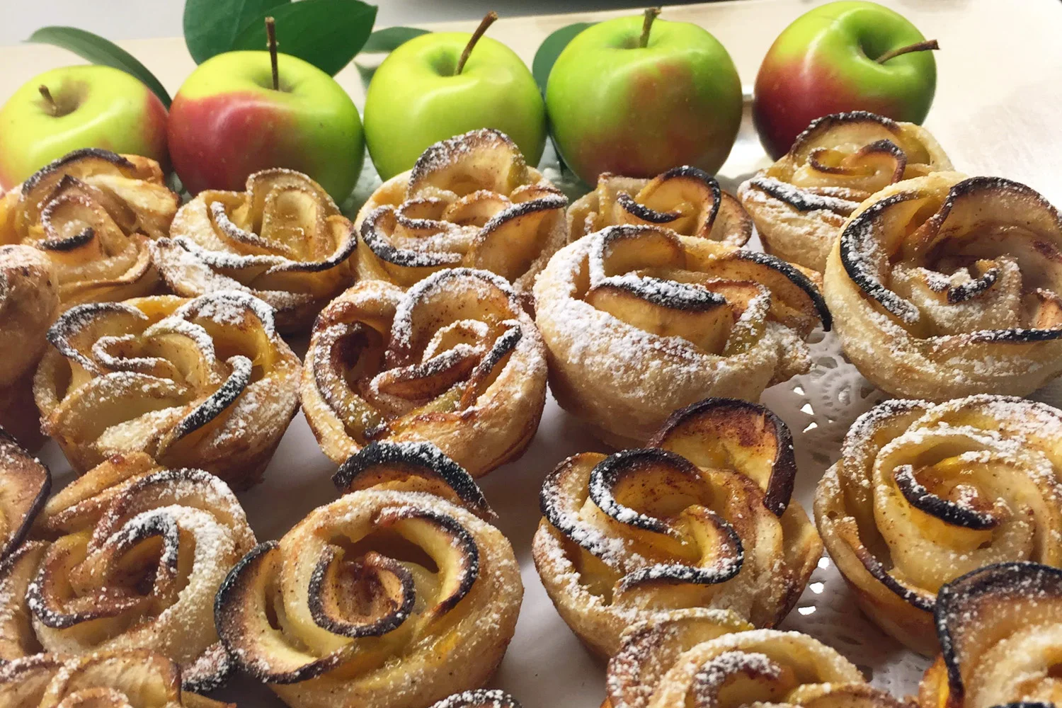 TINY APPLE ROSE TARTS