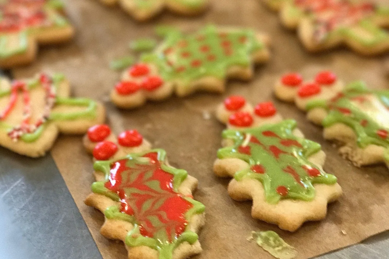 JOLLY HOLLY COOKIES