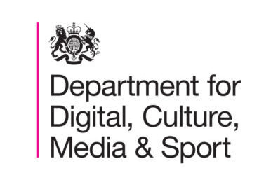 DCMS-Logo-2018-441x339.jpg。