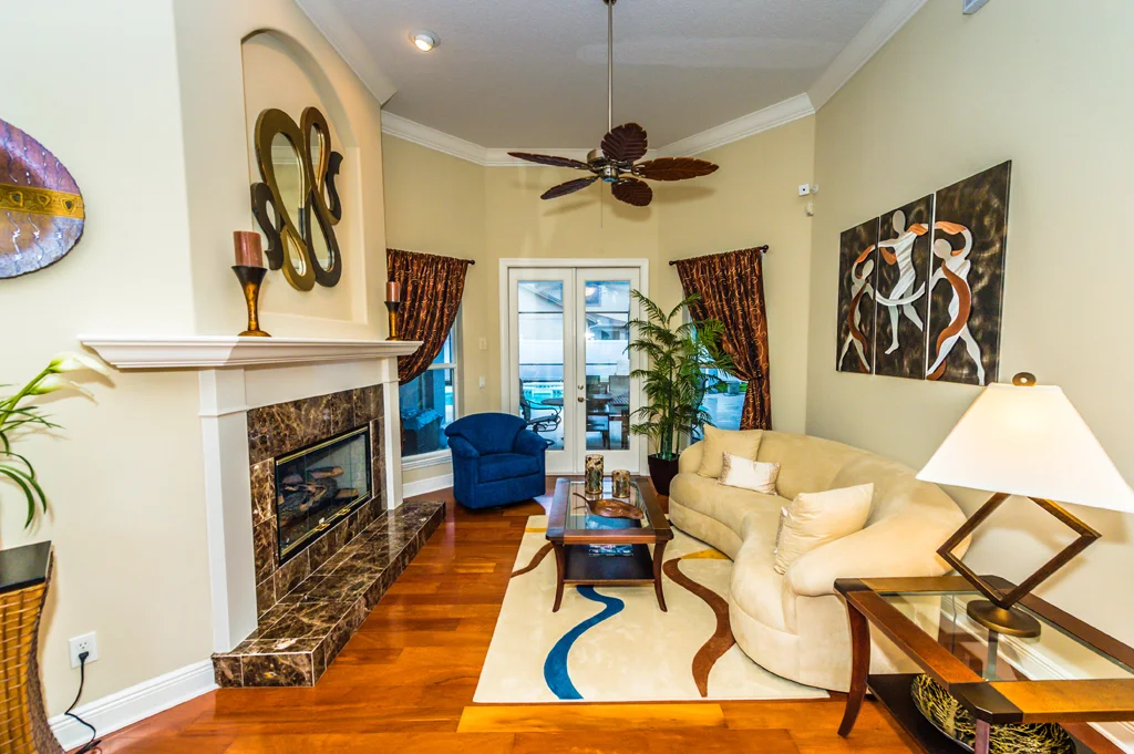 Real Estate 09.jpg