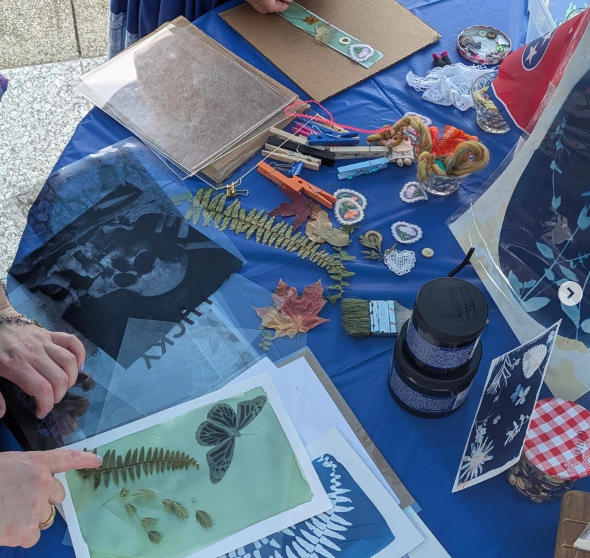 Free Art of Unburdening Workshop in Smyrna: Cyanotypes