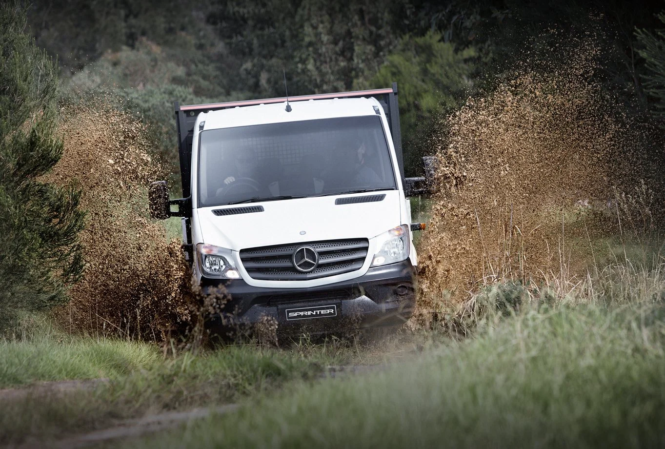 MercedesBenzVans_04.jpg