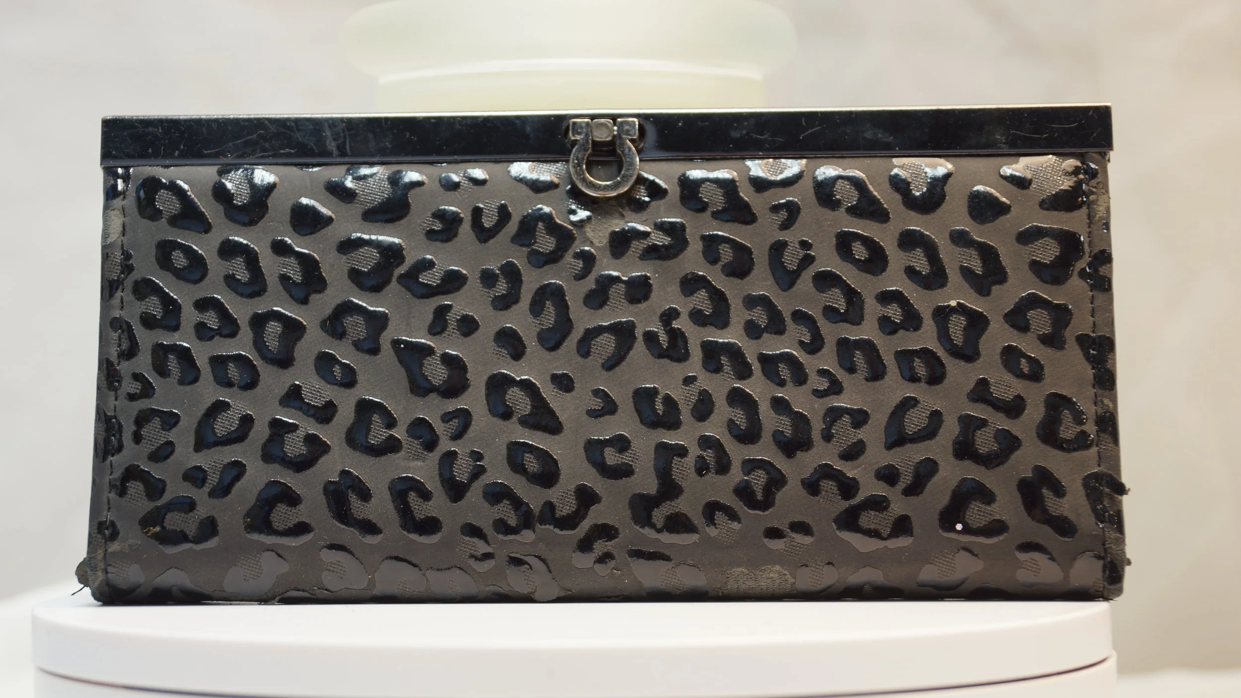 No Name - Women's Clutch Purse 