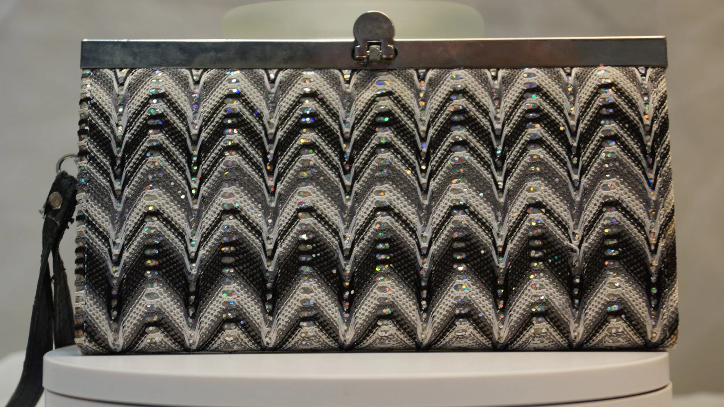 No Name - Women's Clutch Purse 