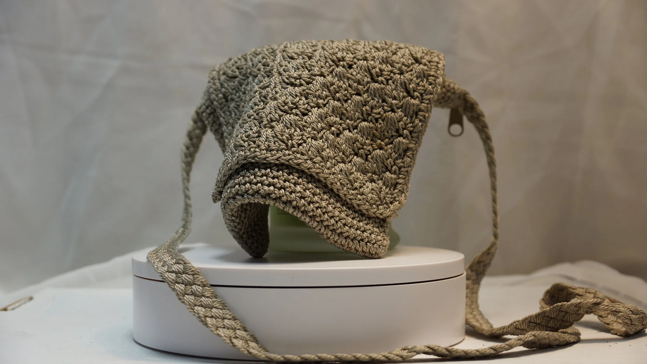 No Name - Women's Purse - Hand Nitted