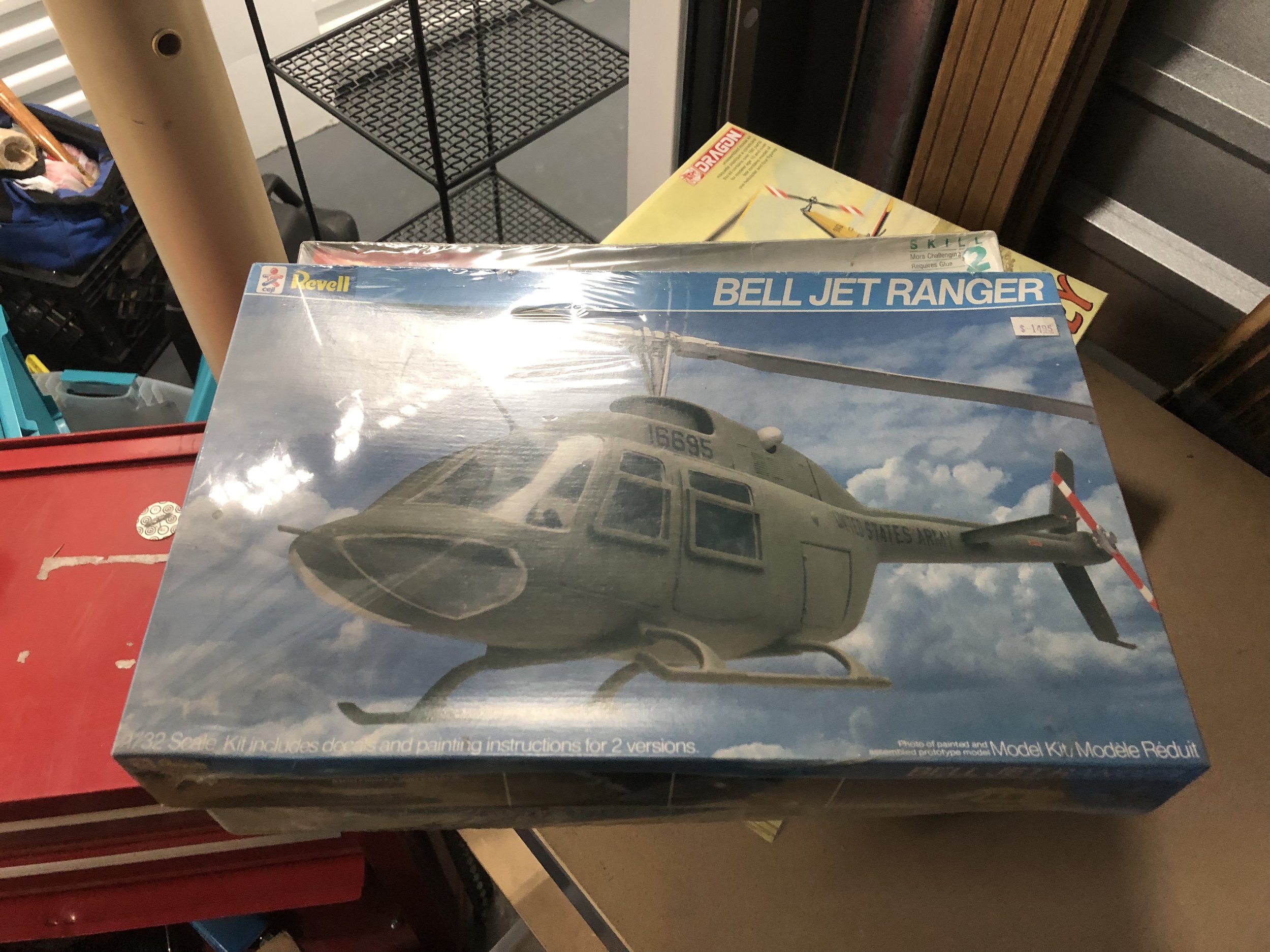 Revell 1/32 Canada Armed Forces / U.S. Army Bell Jet Ranger Helicopter #4232 NIB
