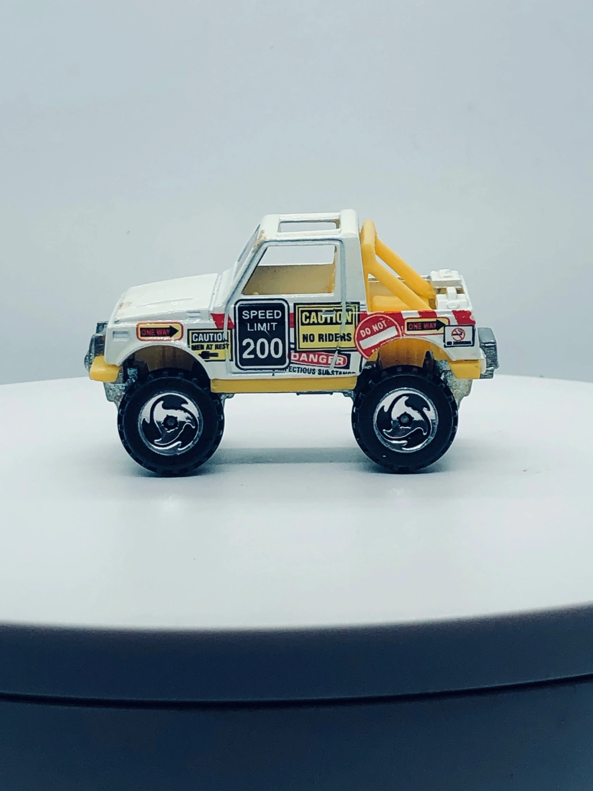 1988 Hot Wheels White Jeep Off Road Street Rodder Series Mattel 