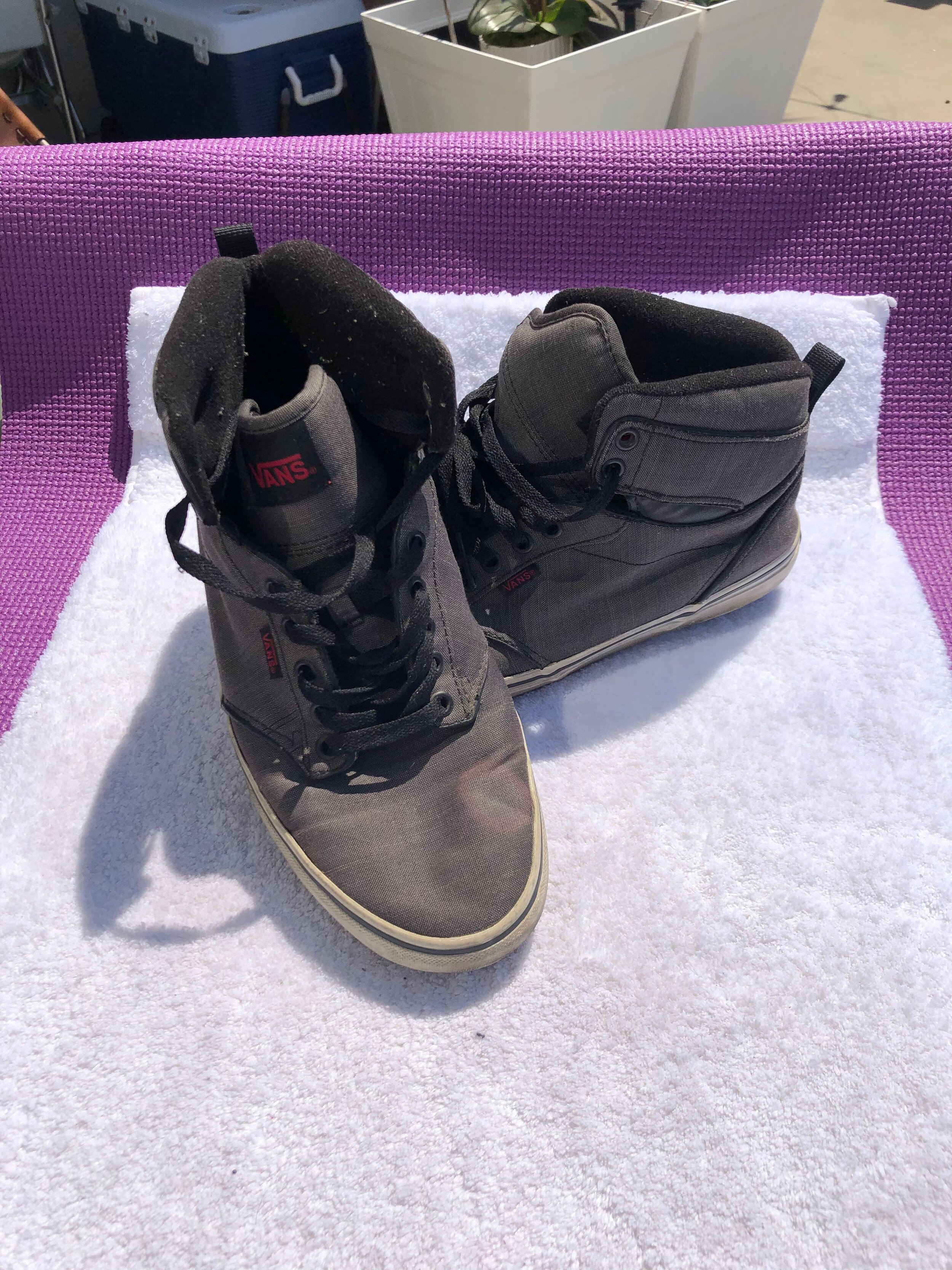 Vanz High Tops Sneakers SZ 9