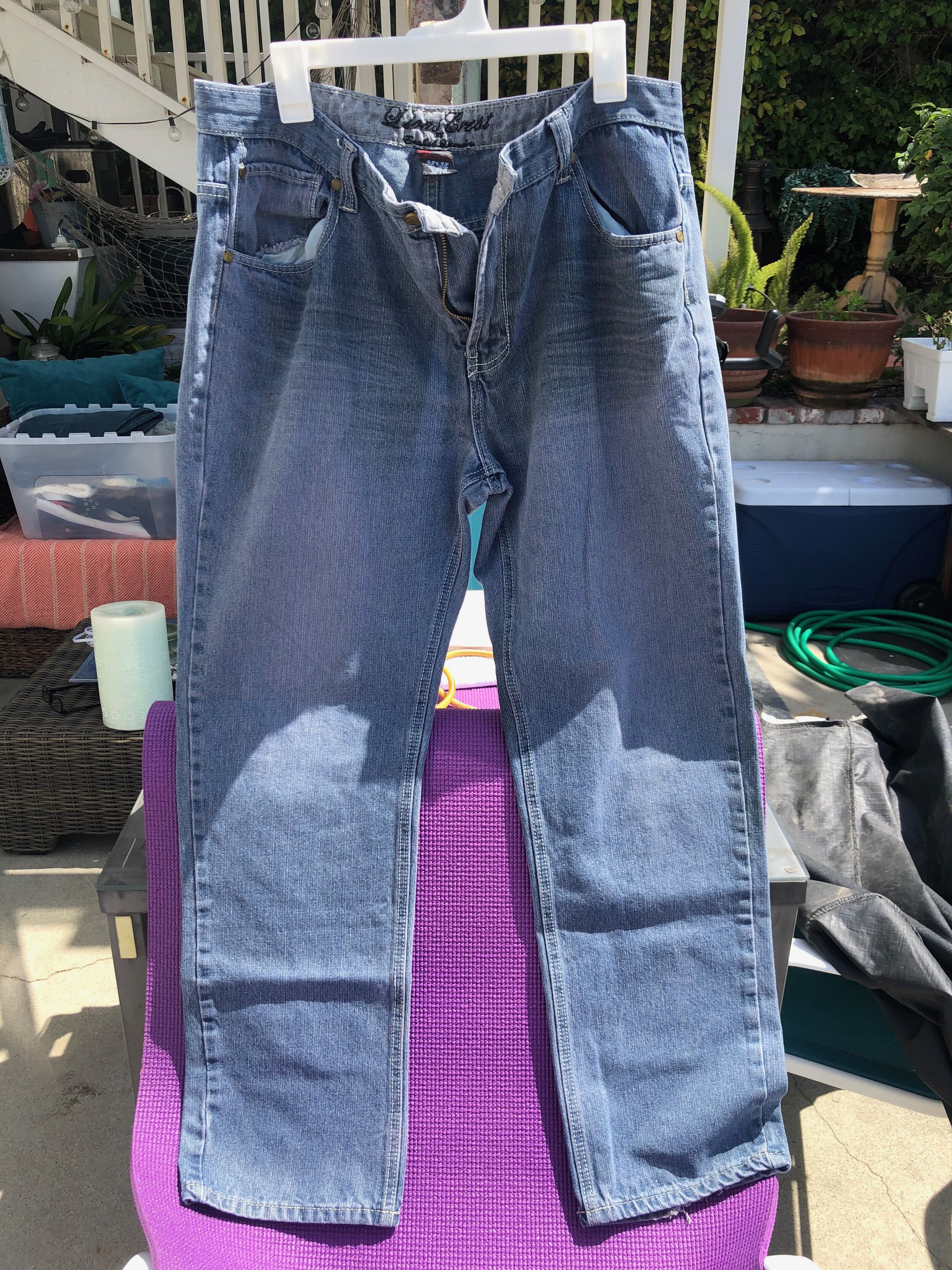Lion Crest Jeans - sz 38x32