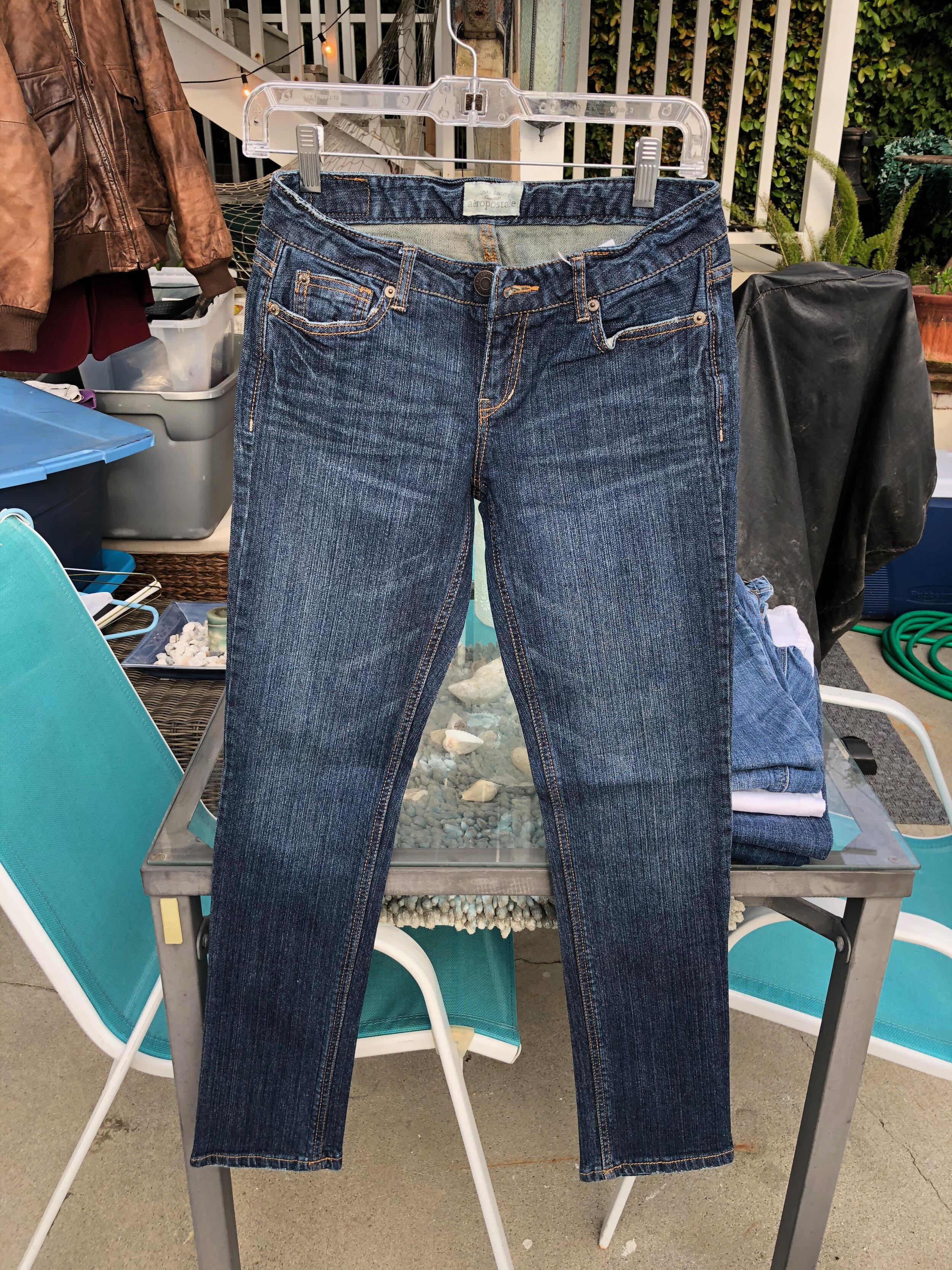 Aeropostale Bayla Skinny - sz 1/2 Short Court