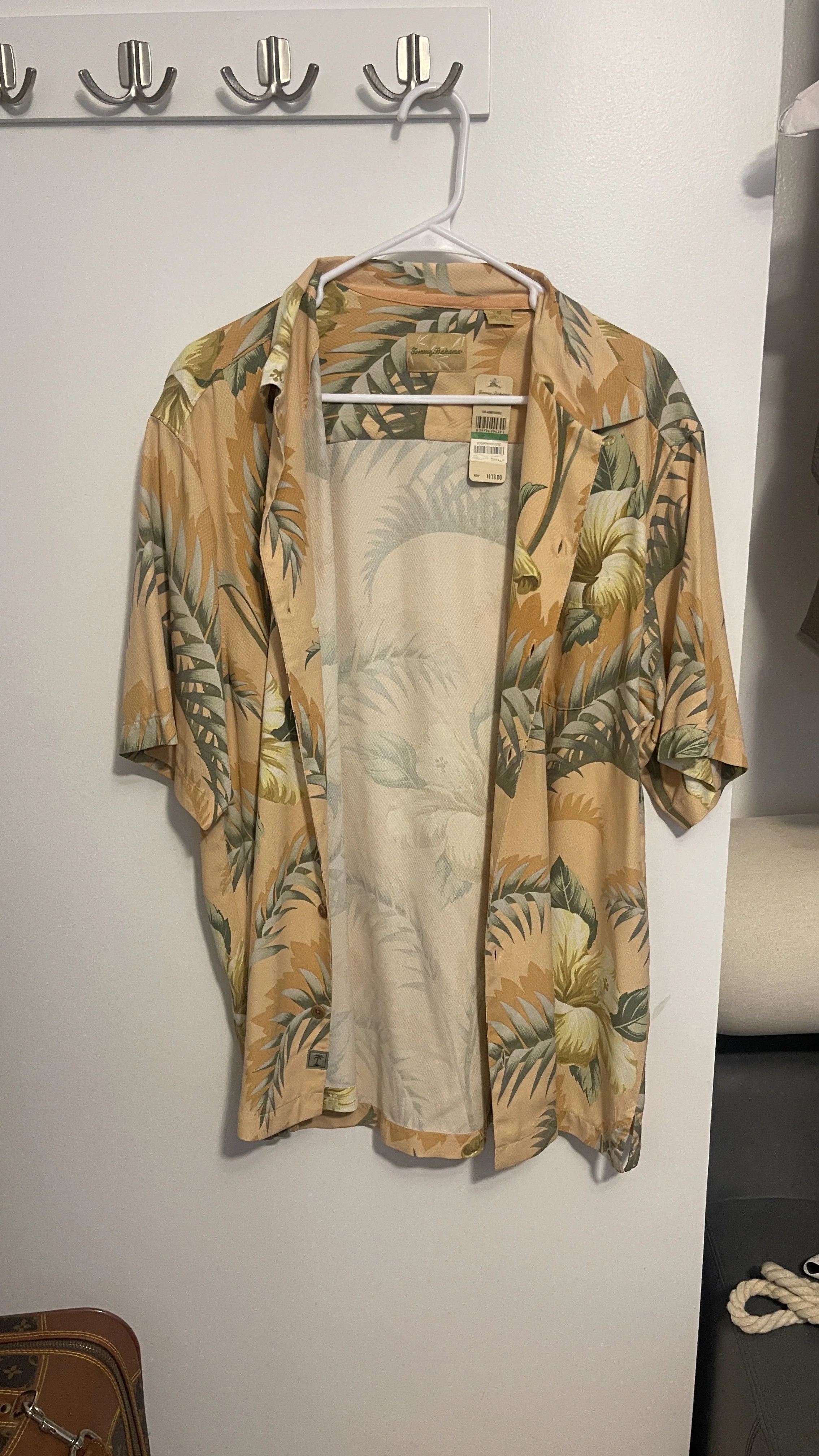 Tommy Bahama 3-1L.jpeg