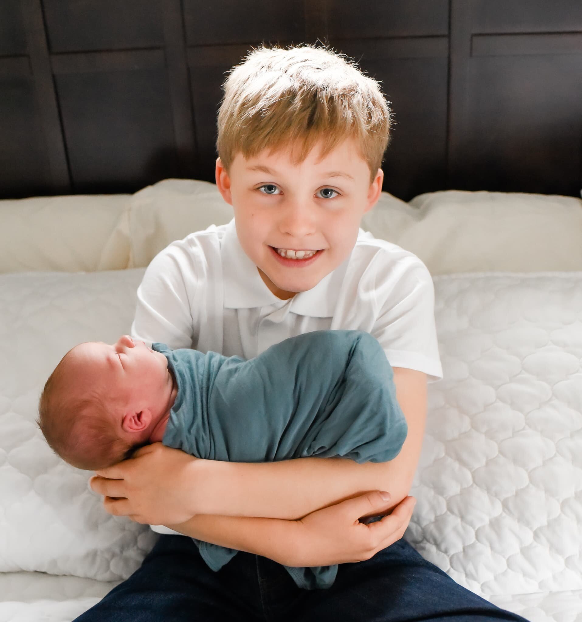 Silver Spring Maryland Newborn Photoshoot - baby with older brother