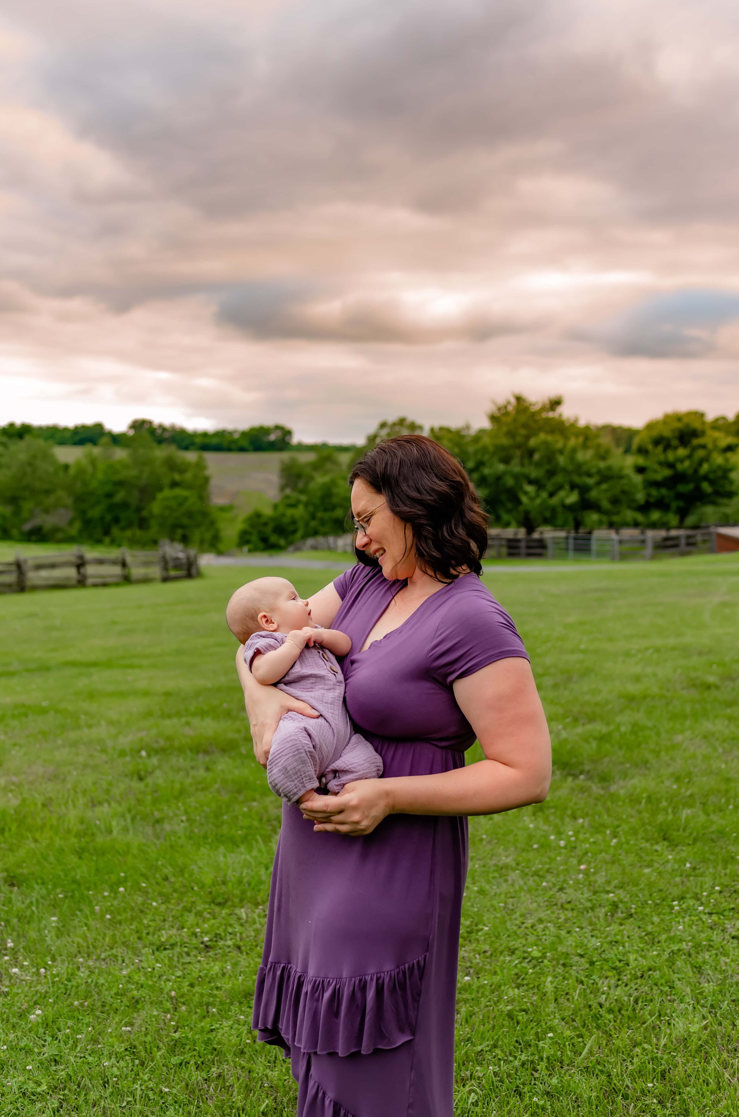 Maryland Newborn Photographer mom in field