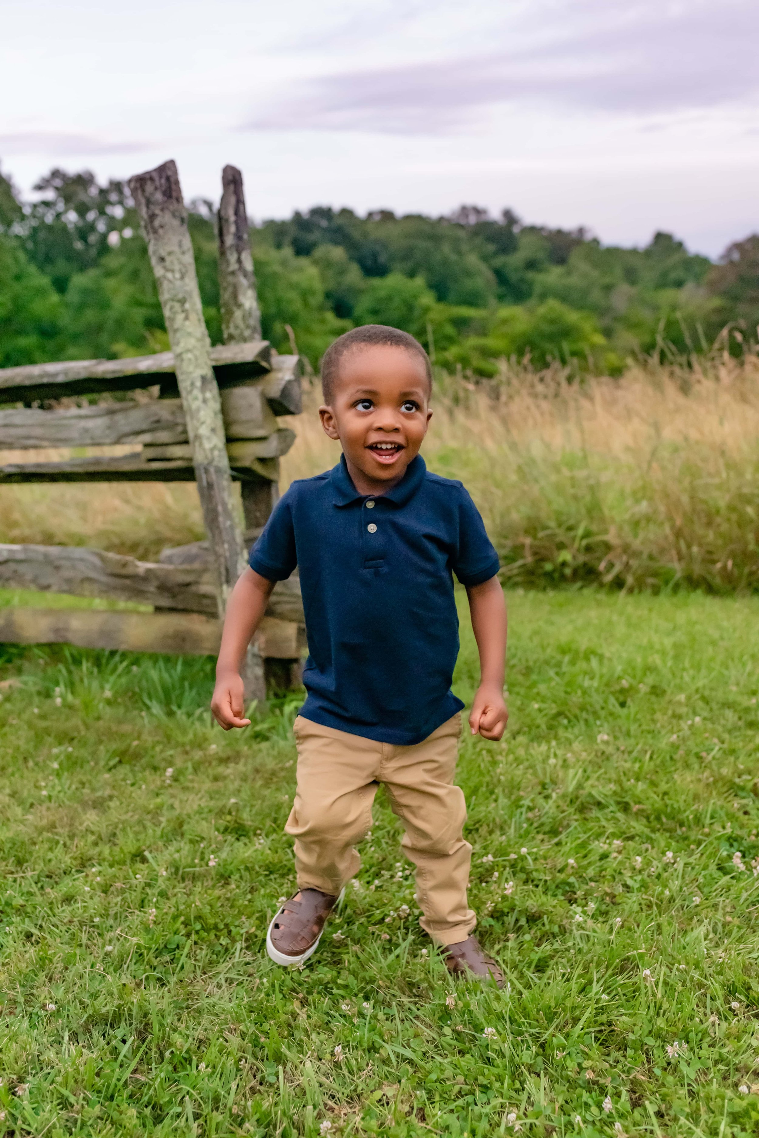 Maryland family photoshoot with little boy dancing