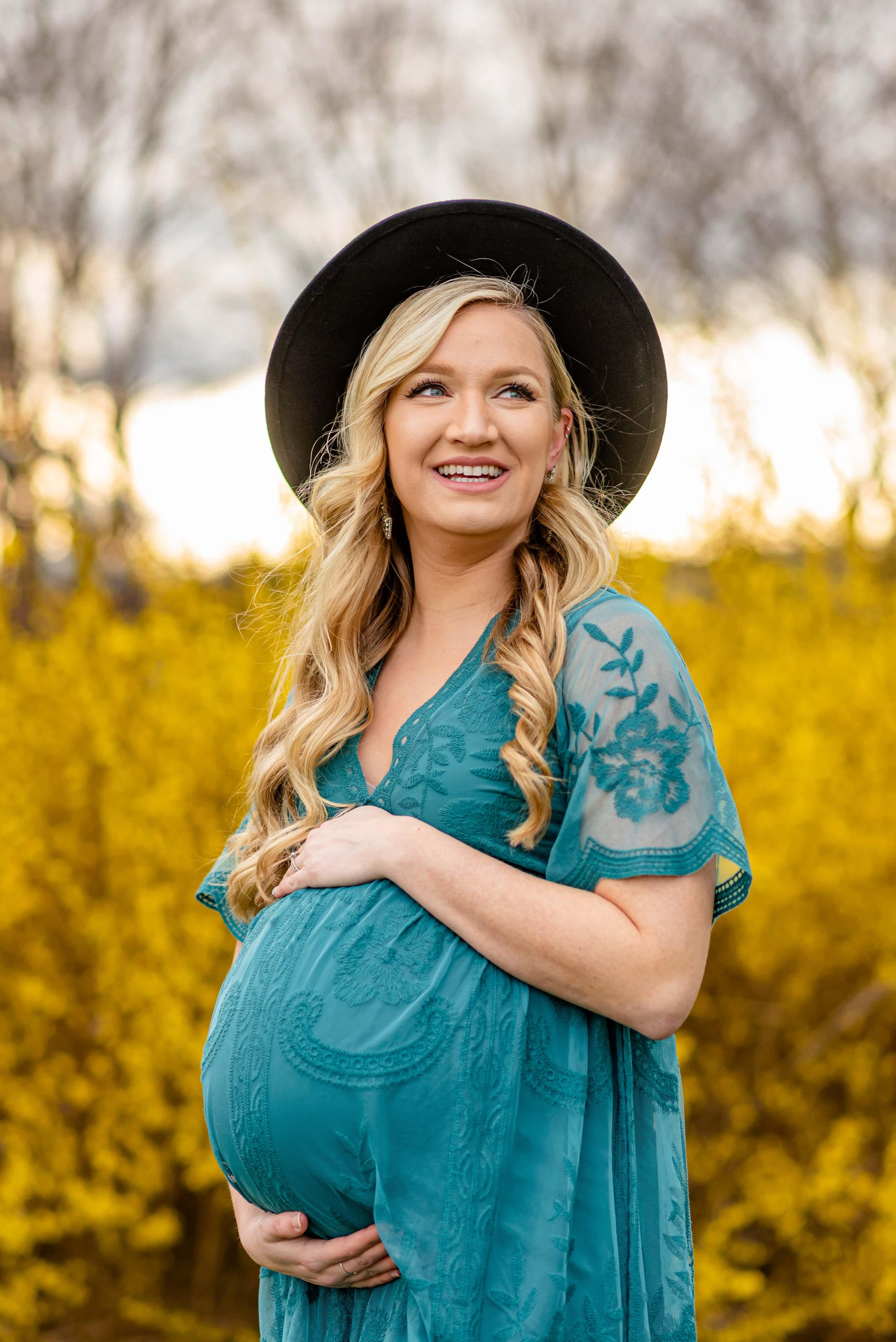 Maryland Maternity Photoshoot with expecting mom