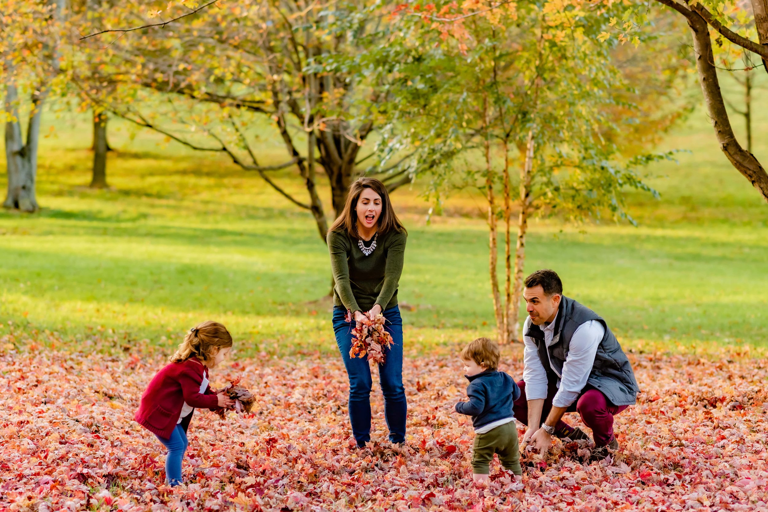 Maryland Family Fall Photo - Playing in the Leaves