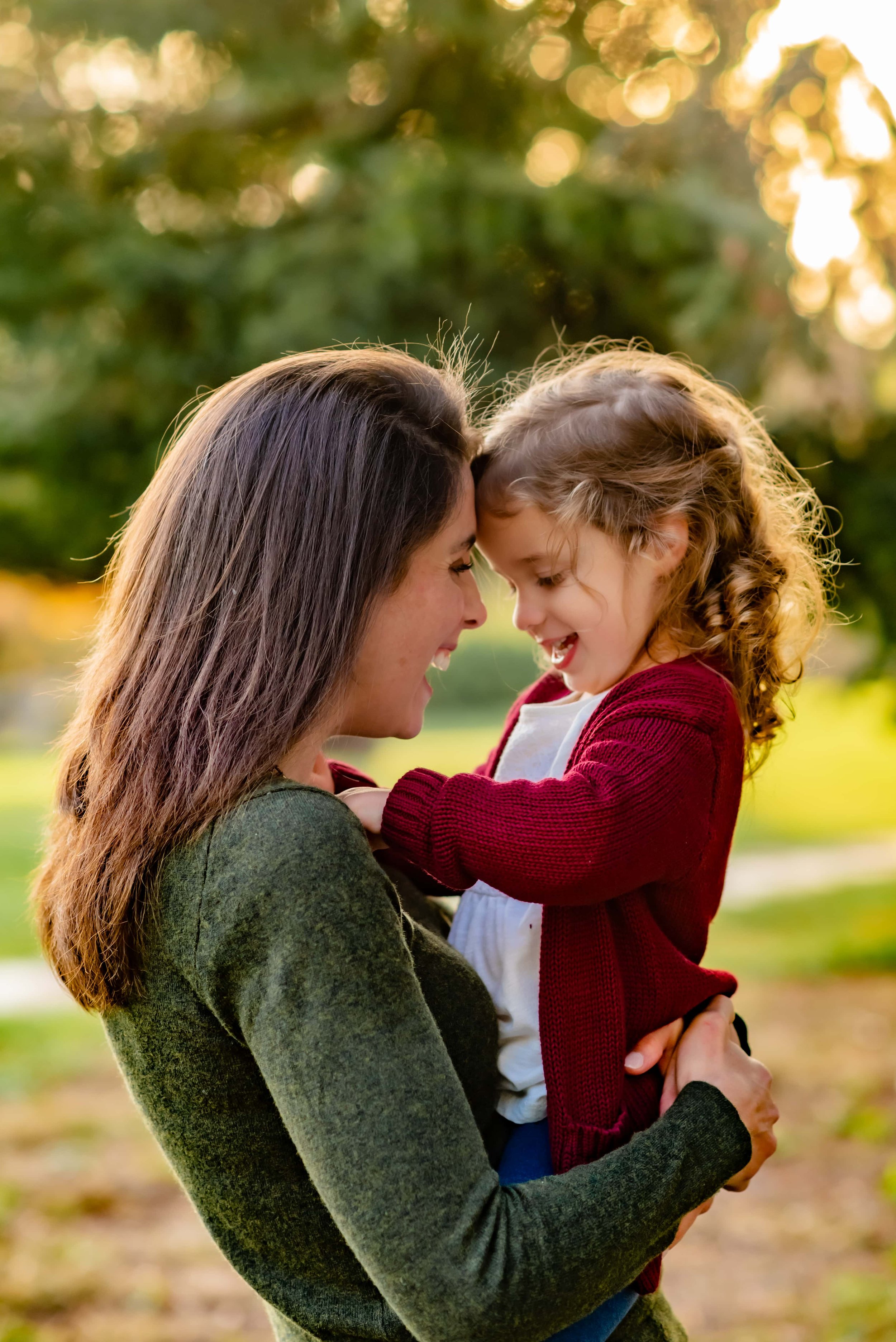 Maryland Fall Family Photo - Mom and daughter