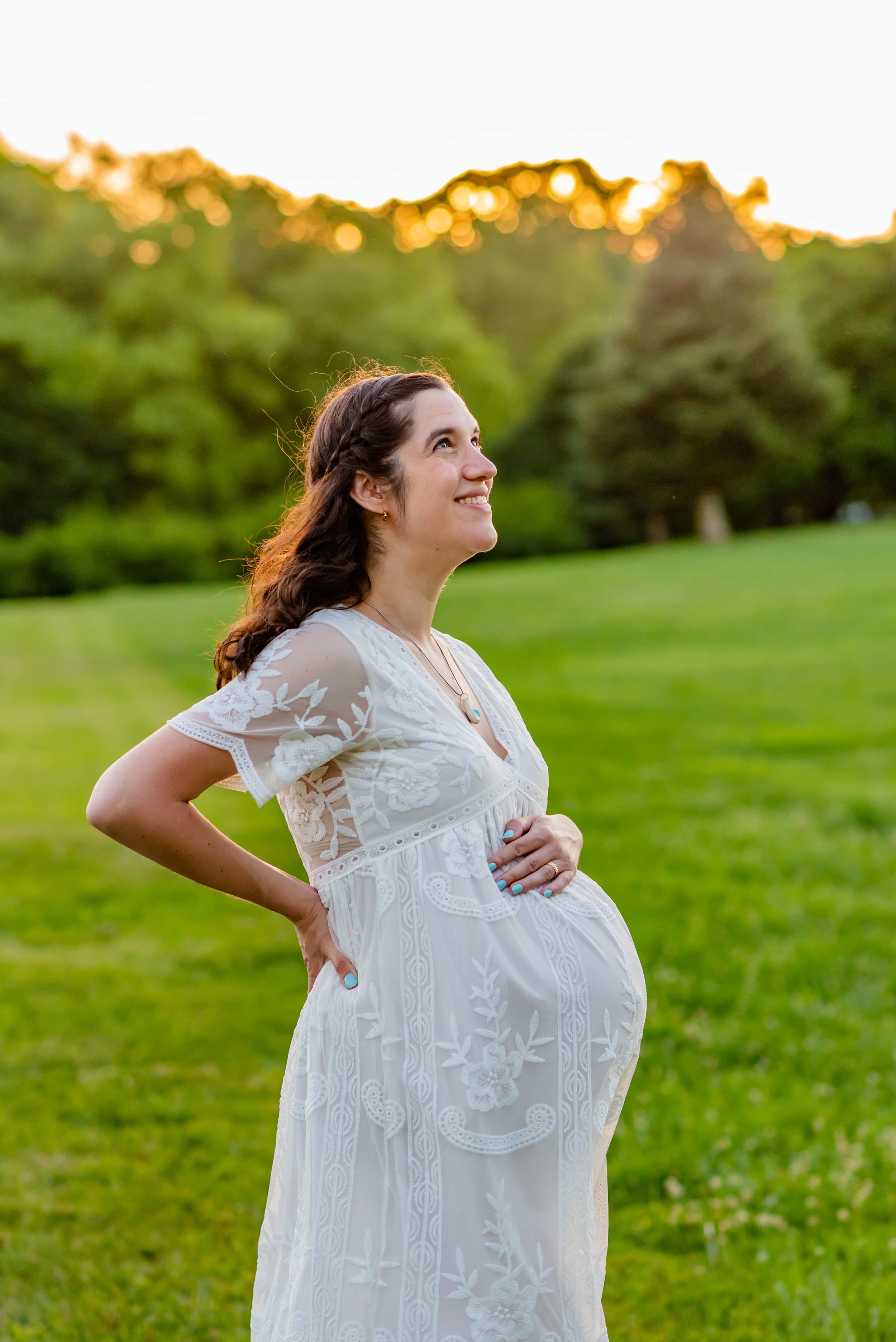 Maternity photo of woman in Maryland