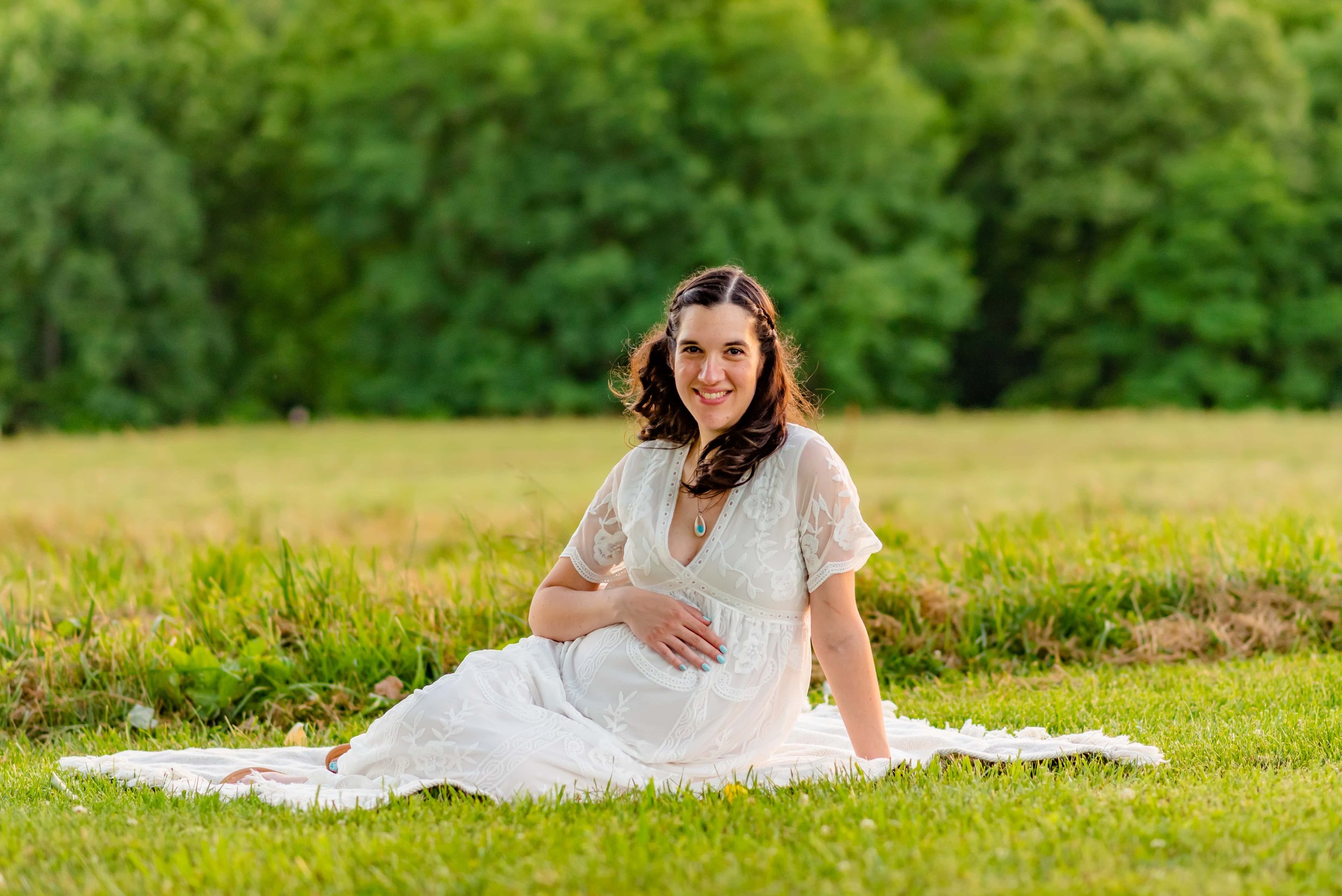Maryland Maternity photoshoot of pregnant woman