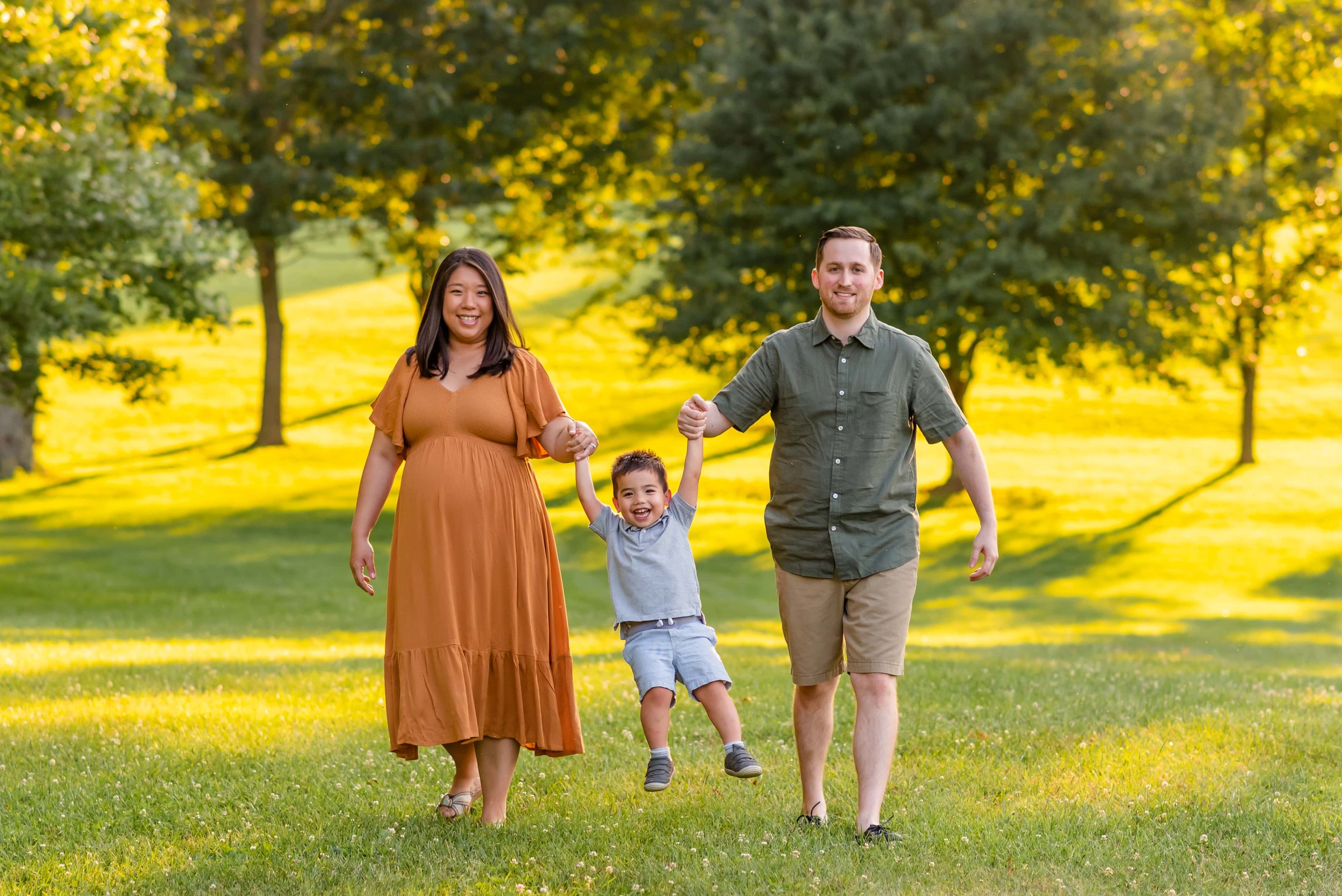 Maryland Summer Maternity Photos of mom, dad and son
