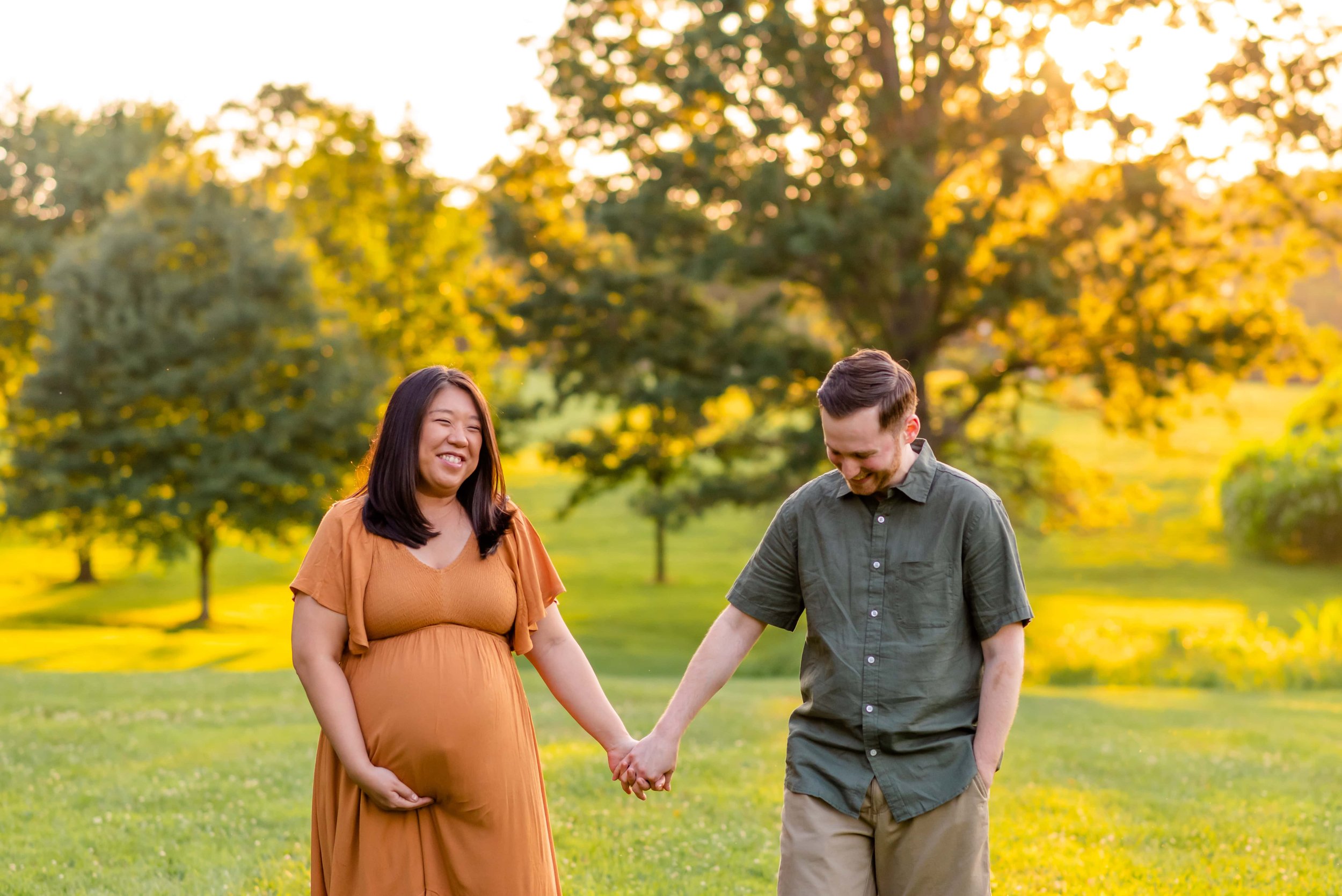 Maryland Maternity photo of couple in a field