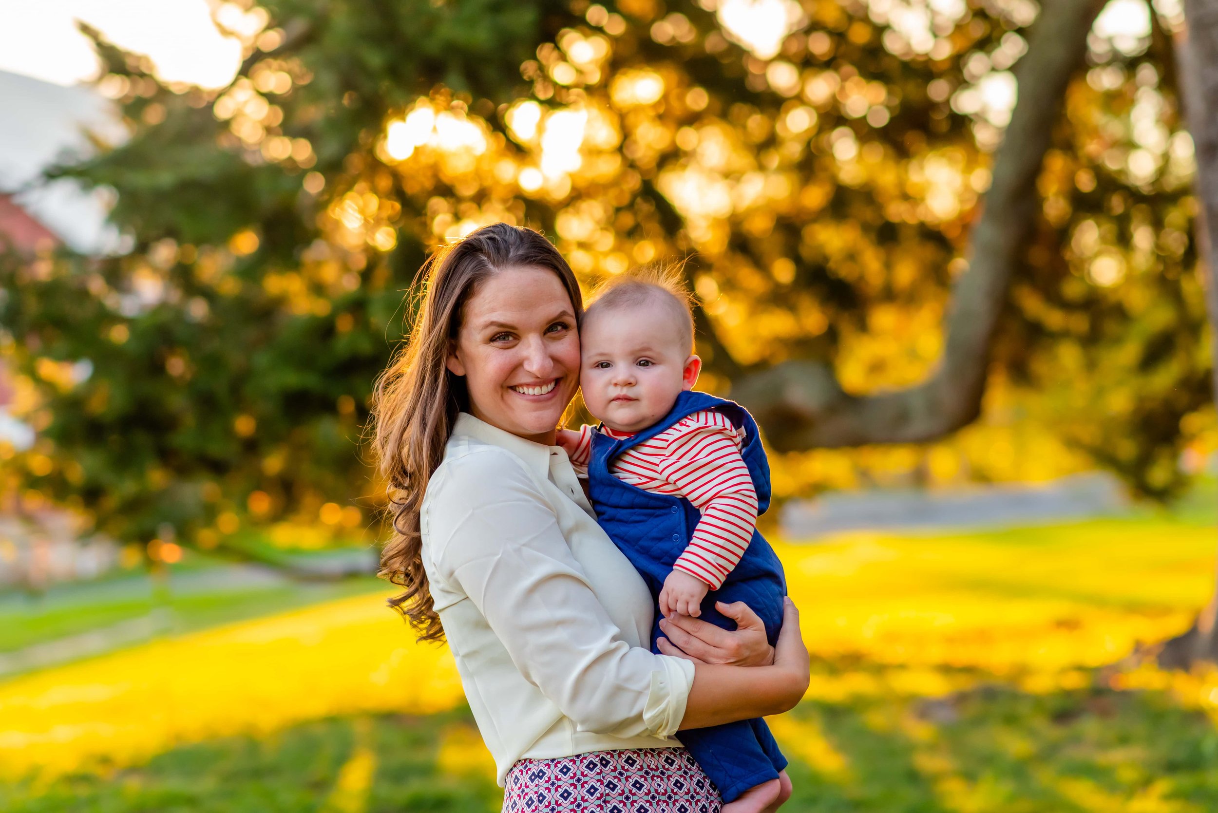 Summer family photo of mom and baby