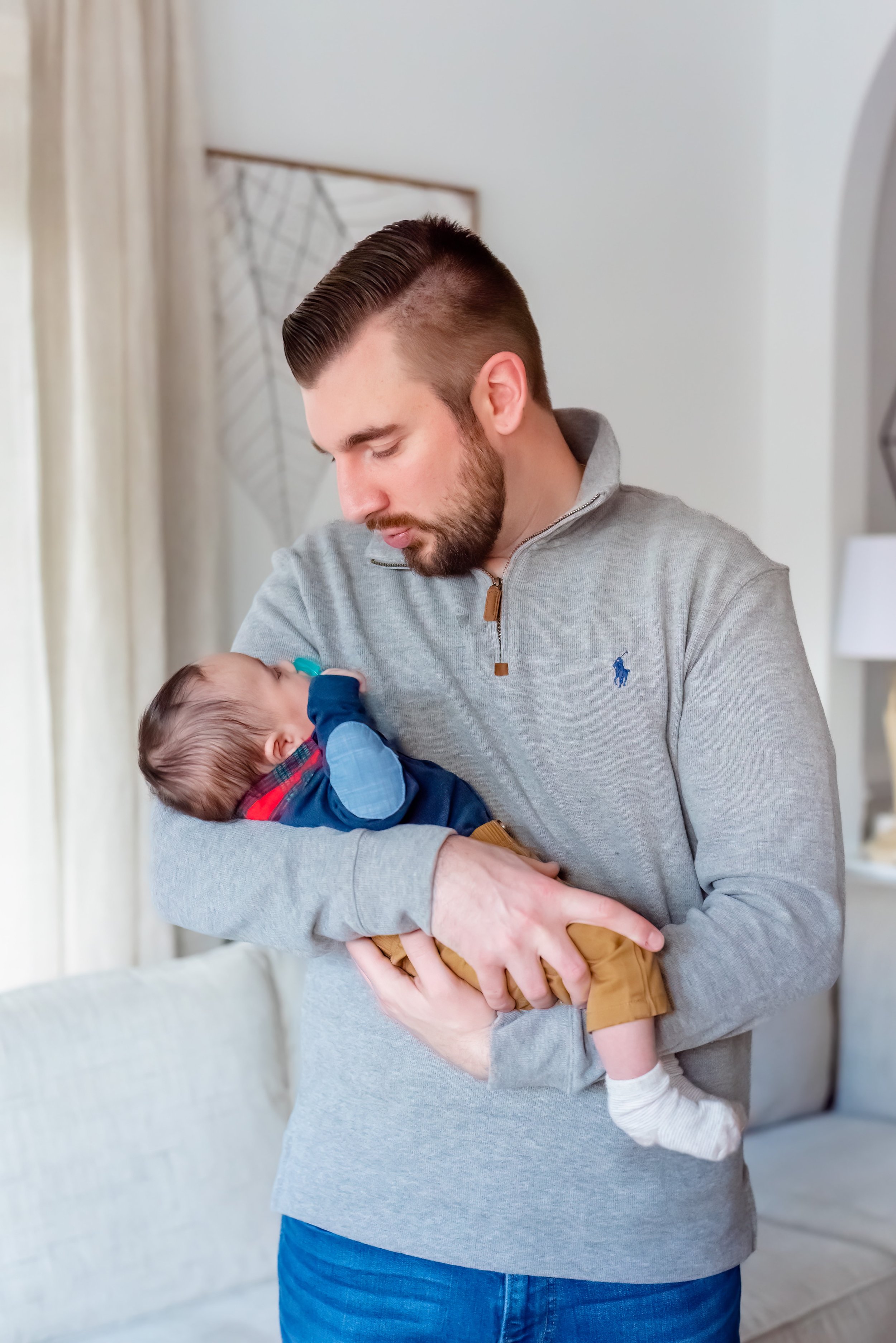 Maryland Newborn Photo with dad and baby 