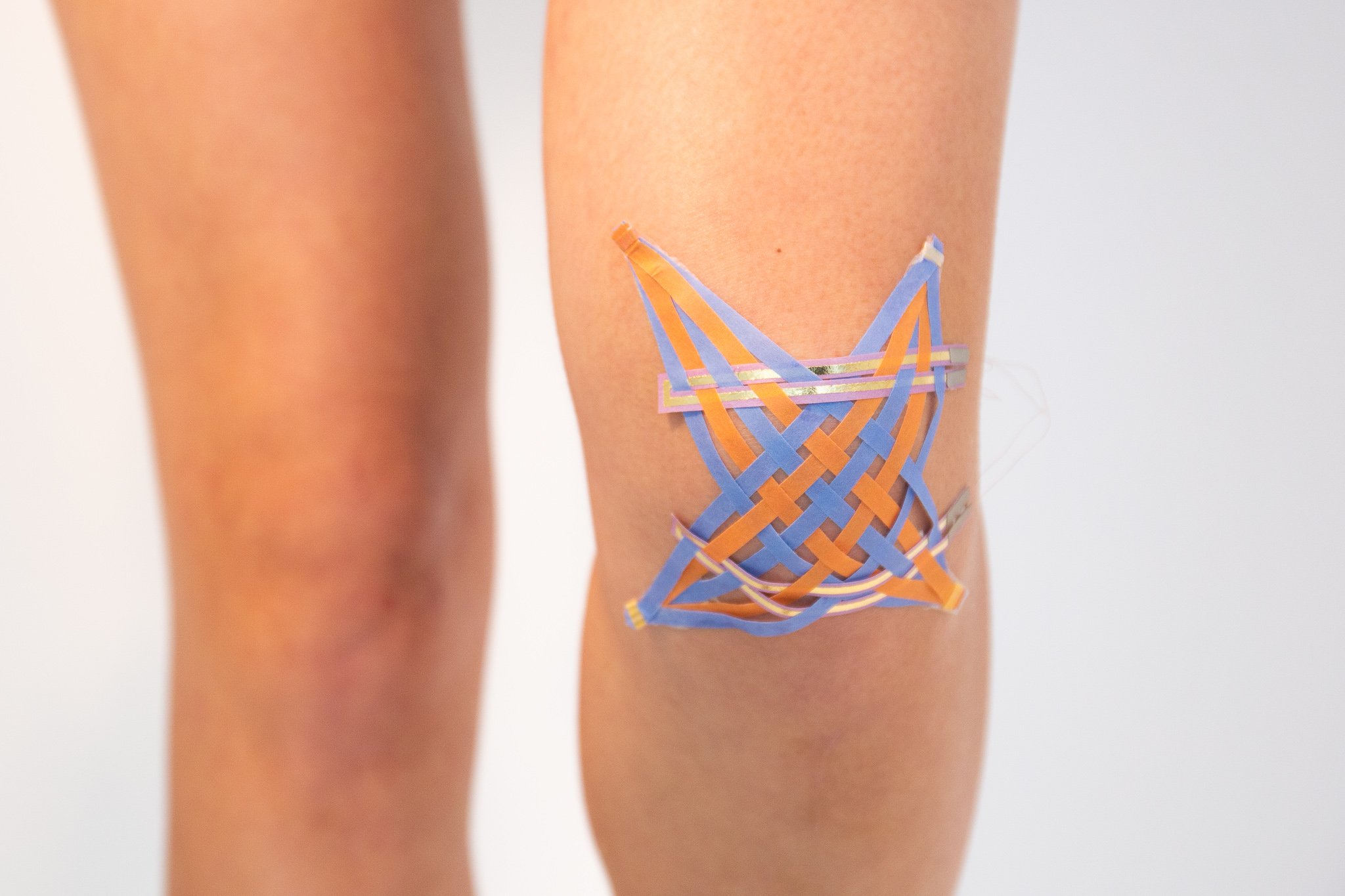  Example of SkinPaper interface: 3D Knee Heating Patch in Concave Structure.  (Image Credit: Hybrid Body Lab) (License: CC BY-NC-SA 4.0)   