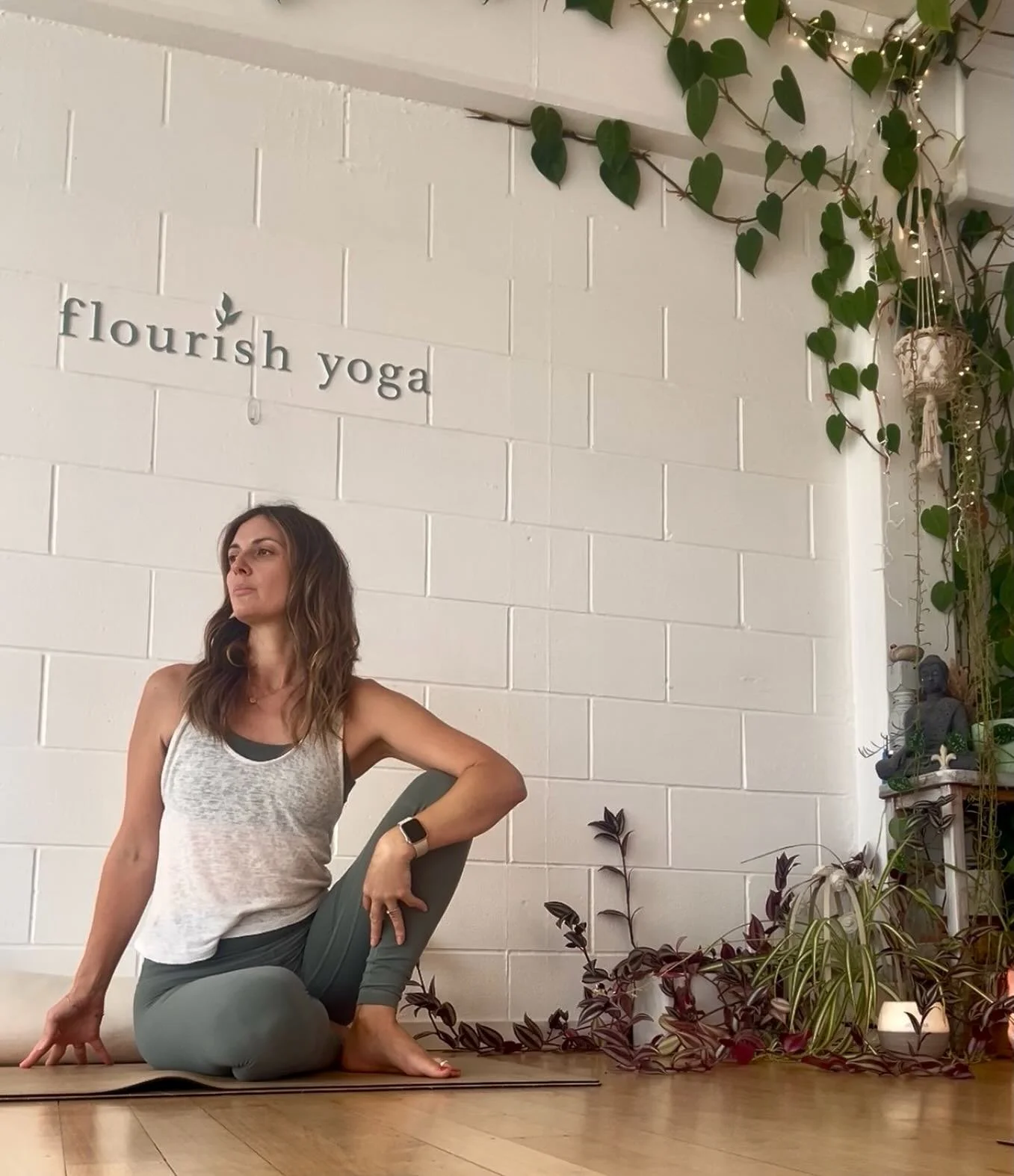 💫 Slow Flow &amp; Sound 💫

Your new Monday night medicine 🤍

&bull; mindful flow &bull;meditation &bull;soundbath

6-7pm every Monday 
$15 drop-in until the end of April ✨✨✨

#mindfulflow #meditation #soundbath