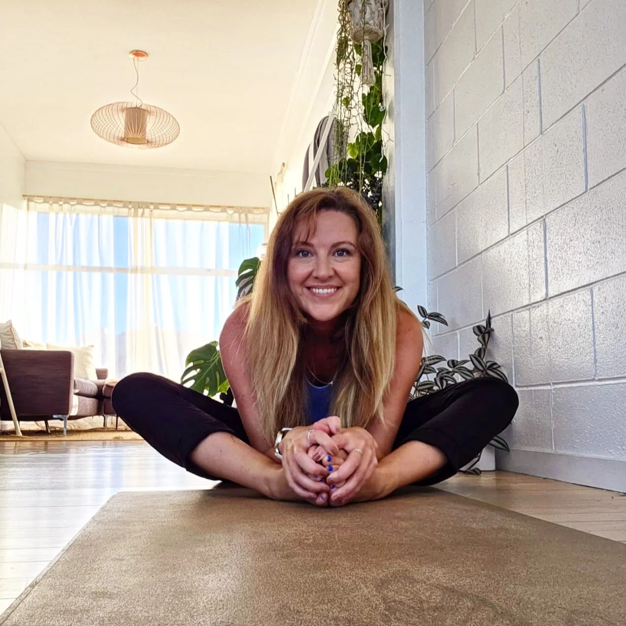 ✨ Meet Fiona ✨

Fiona is one of our wonderful teachers here at Flourish Yoga. 🤍

With over 20 years of personal yoga practice and 450 hours of teacher training in Vinyasa, Yin, Restorative and Menopause Yoga, Fiona brings a wealth of knowledge, expe