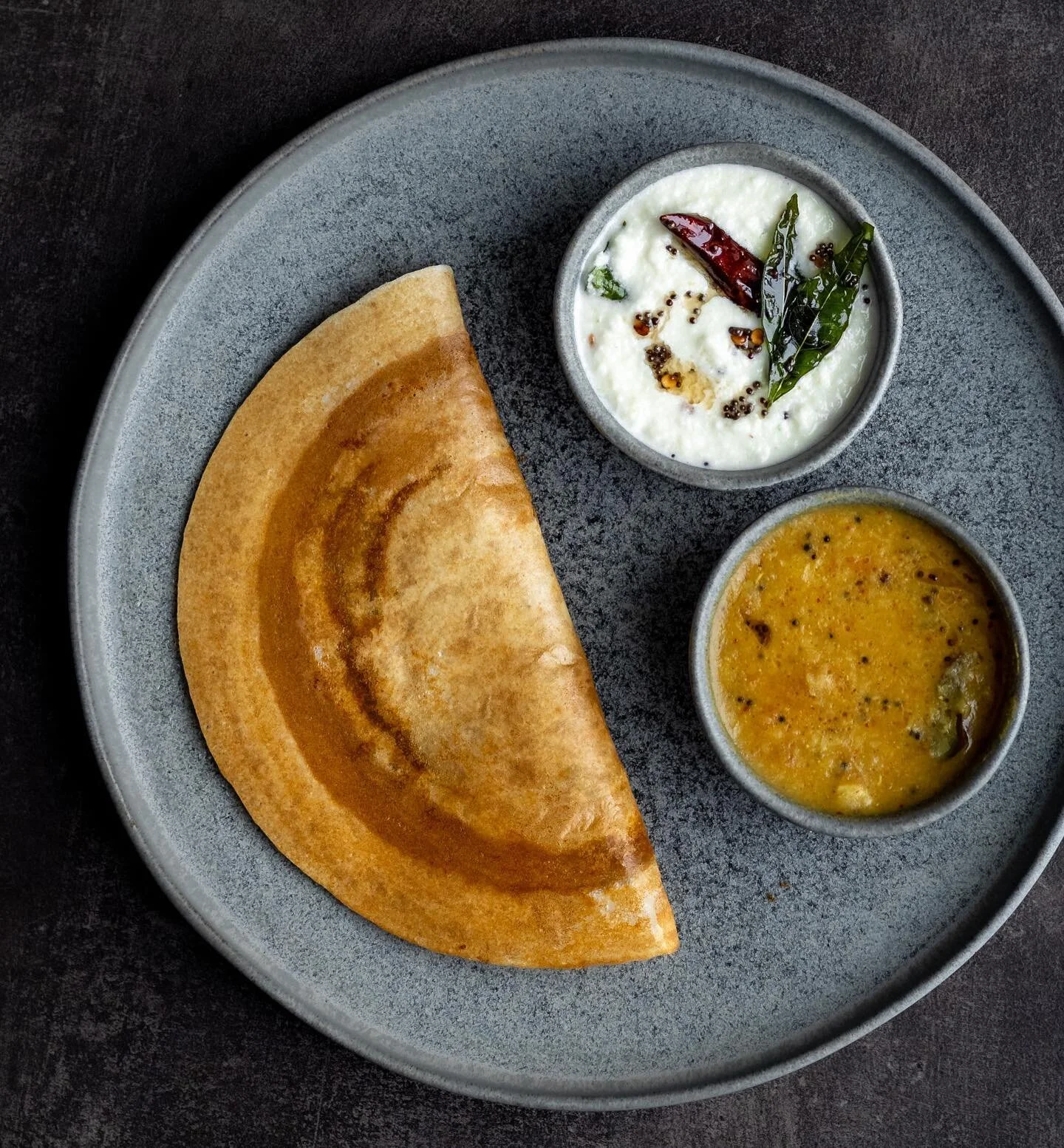 Weekend dosa vibes ✨
While there&rsquo;s so much more to South Indian cuisine than dosa, this classic will always be a favorite in our home. Made from rice and lentils and served with coconut chutney and tangy, hot sambar.