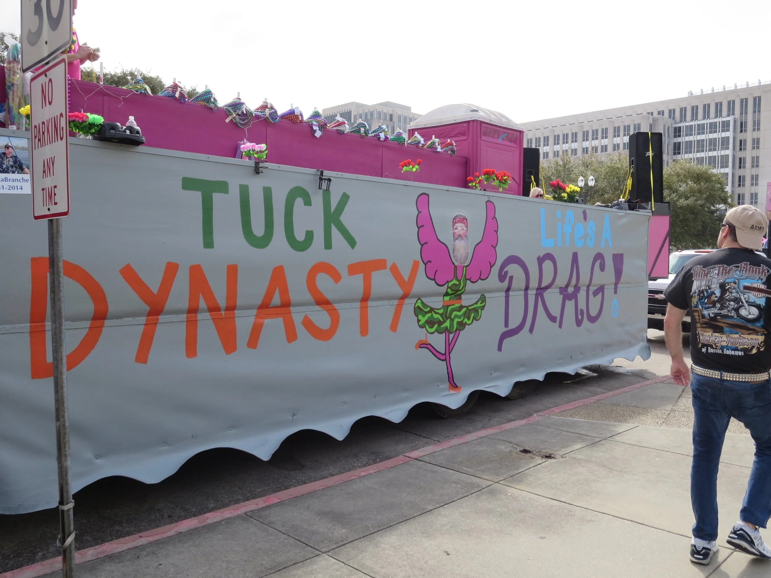 Figure 11 Spanish Town float mocking Duck Dynasty.jpg