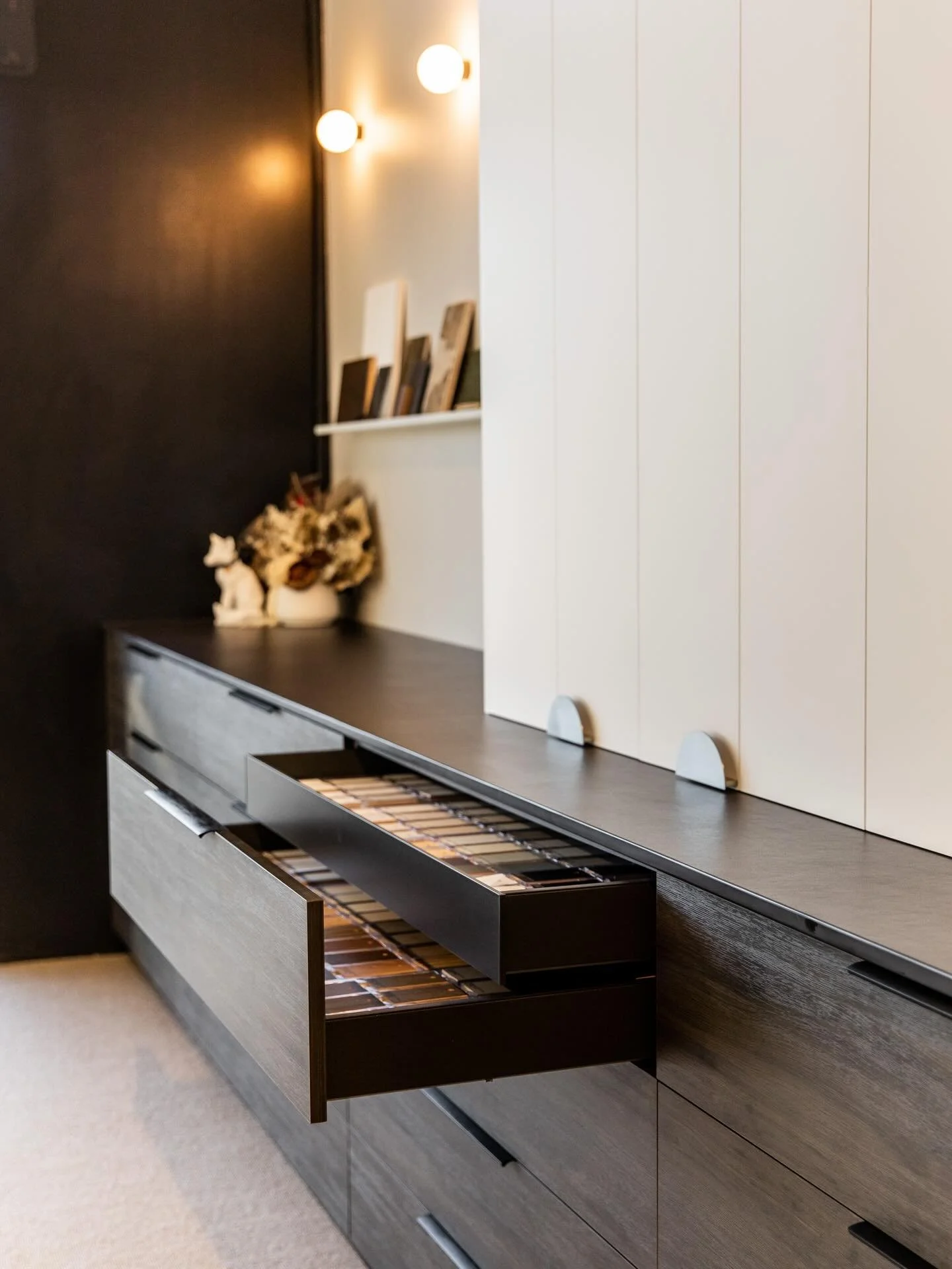 Showcasing our beautiful Auckland studio, designed by our team with seamless functionality thanks to @hettichnz hardware throughout. The AvanTech YOU drawer system makes the most of every space, giving us the perfect spot to store some of our favouri