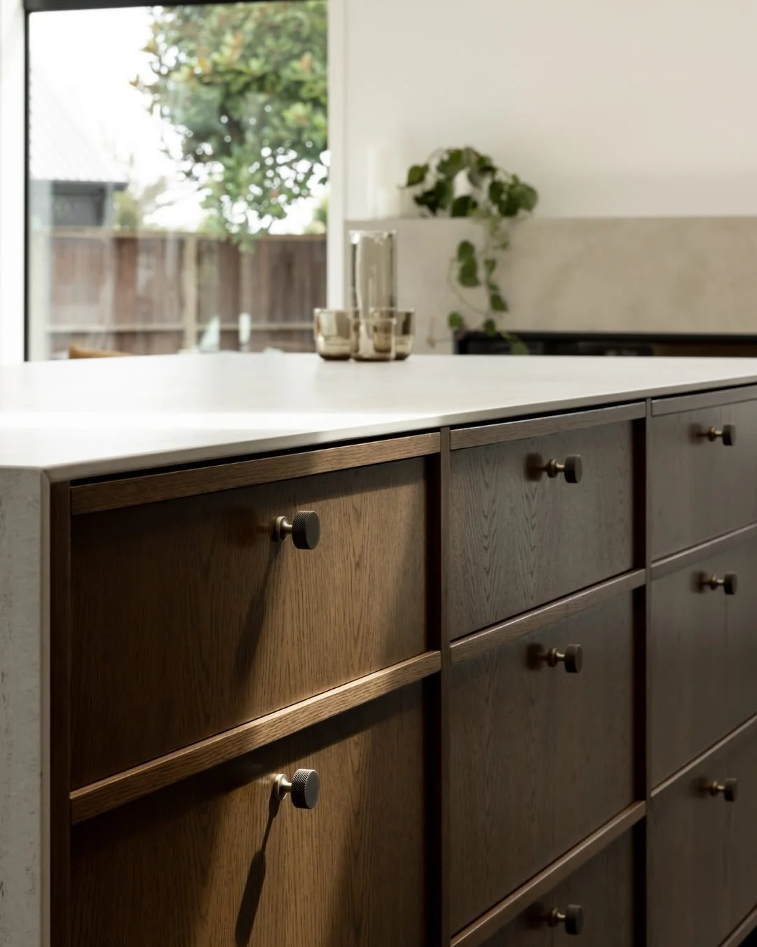 Across the kitchen, laundry, and vanities at Thornton Road Residence, we&rsquo;ve chosen a range of handles from @archant.ltd that feel cohesive while each bringing their own subtle detail, all tying back to the overall style. 

Yellowfox Designers: 