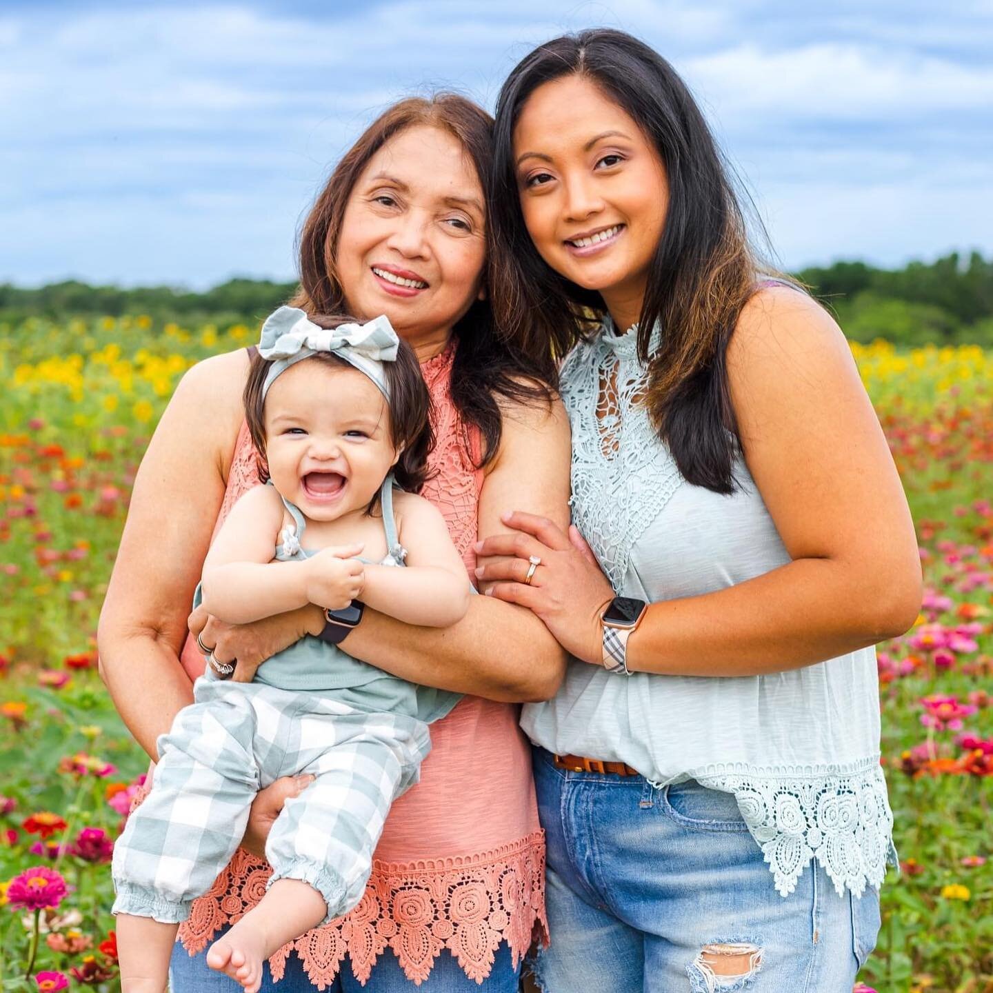 Happy Mother&rsquo;s Day! 🌸💖 
&hellip;
#mothersday #photooftheday #photographer #myakka #hunsaderfarms #flowers #wildflowers #sunflowers #portraits #bradenton #annamaria #familyportraits #floridaphotographer #beautiful #instagood #sarasota #sarasot