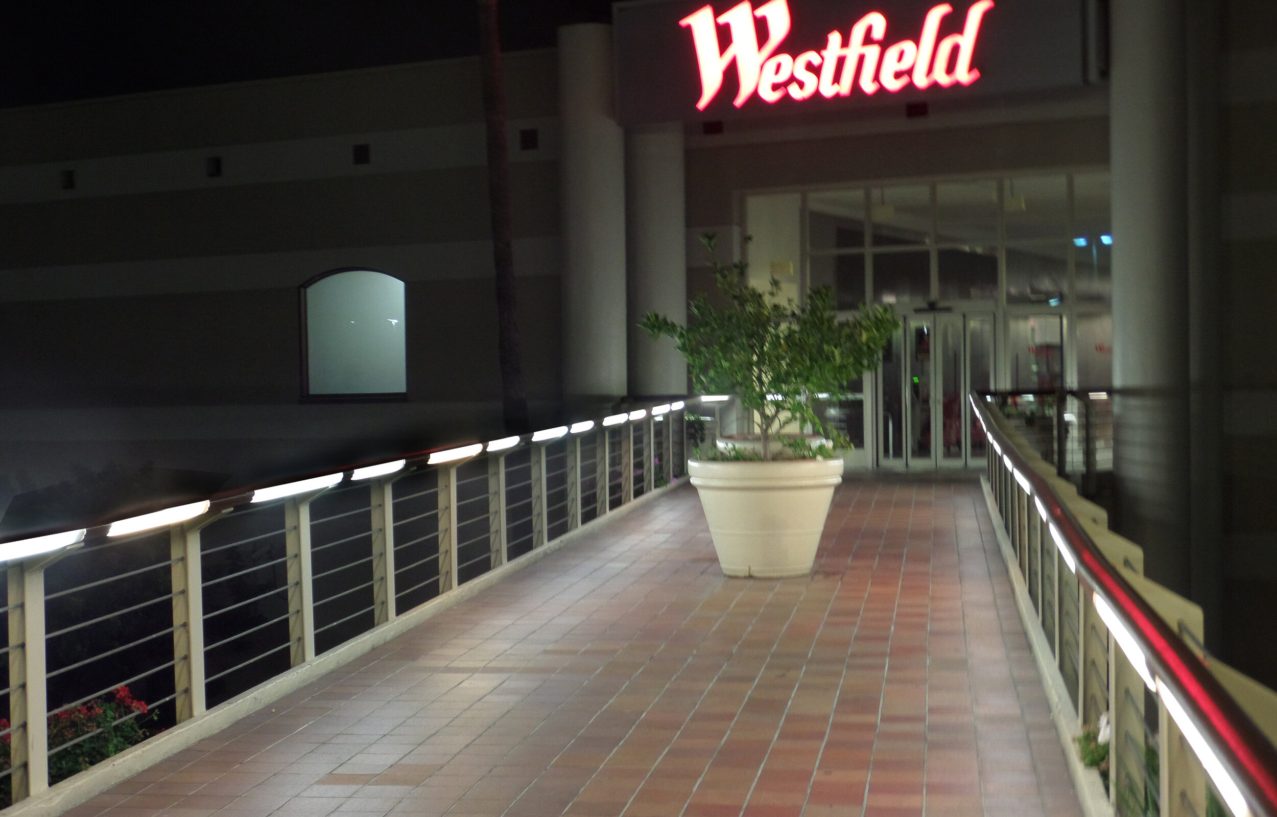  Westfield Mainplace Mall, Santa Ana, CA - LR3 