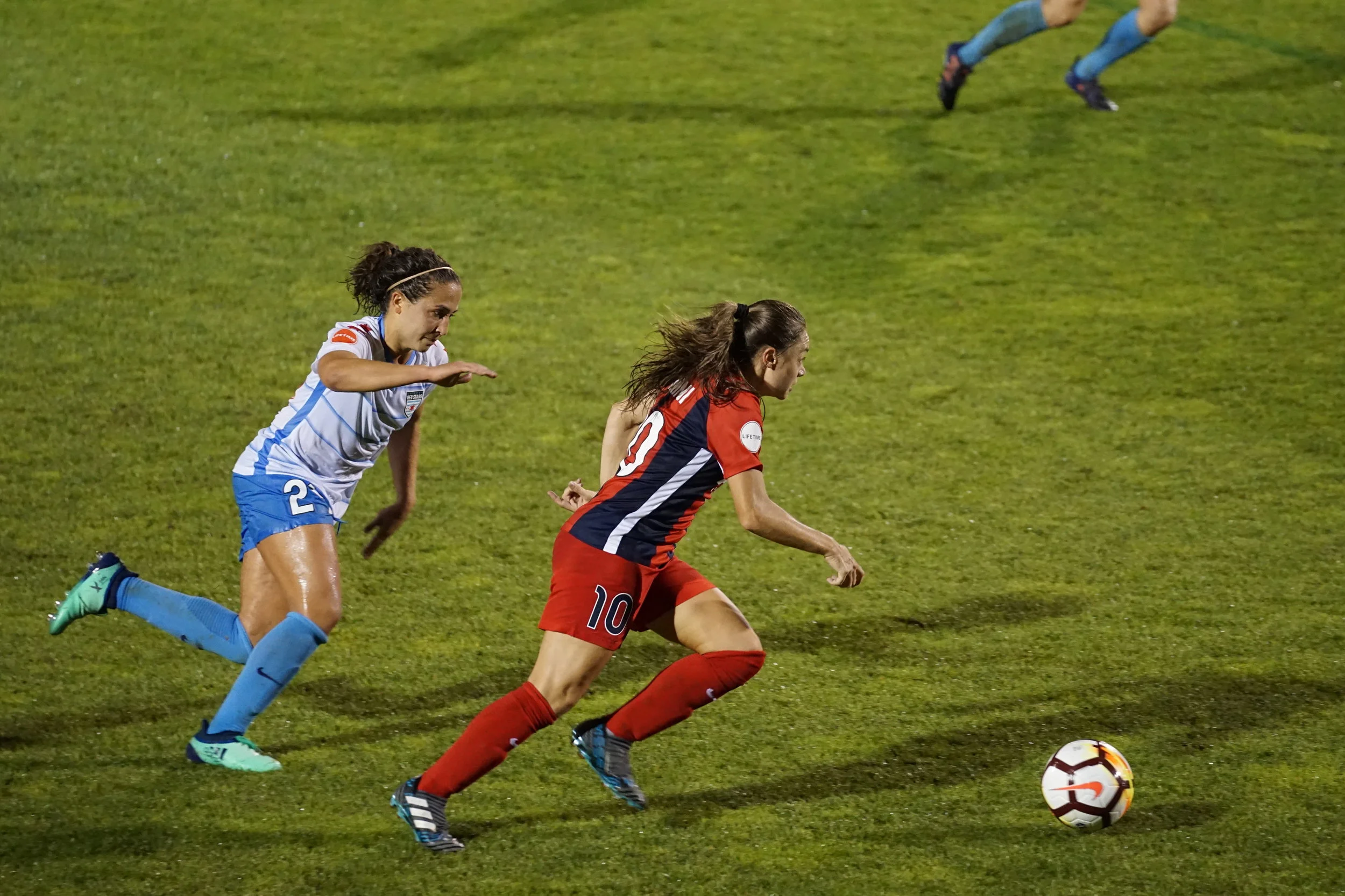 Sophomore Soccer Star Returns to the Game After Beating ACL Injury