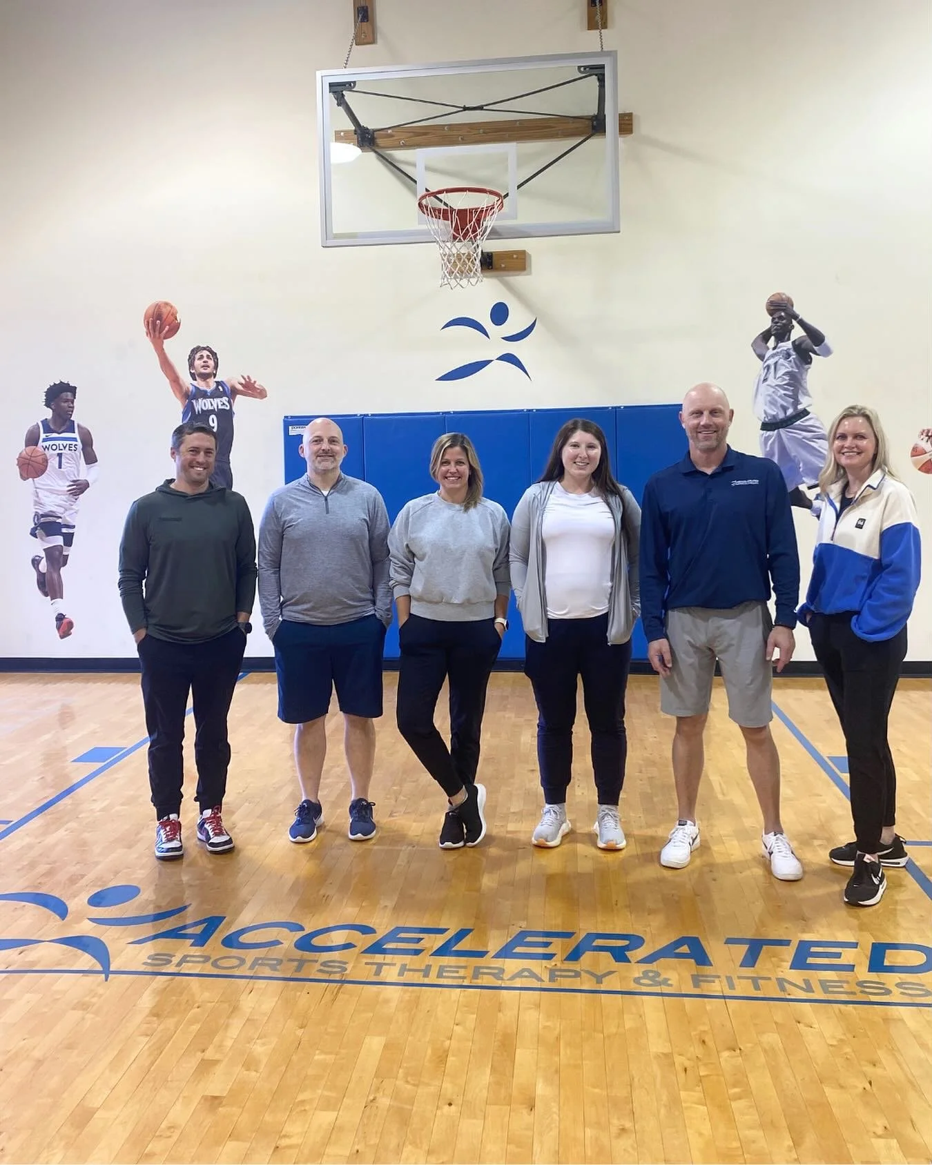 The team that has your back (and your knees, and your shoulders)!
#nationalphysicaltherapymonth #choosept #acceleratedsportsphysicaltherapy