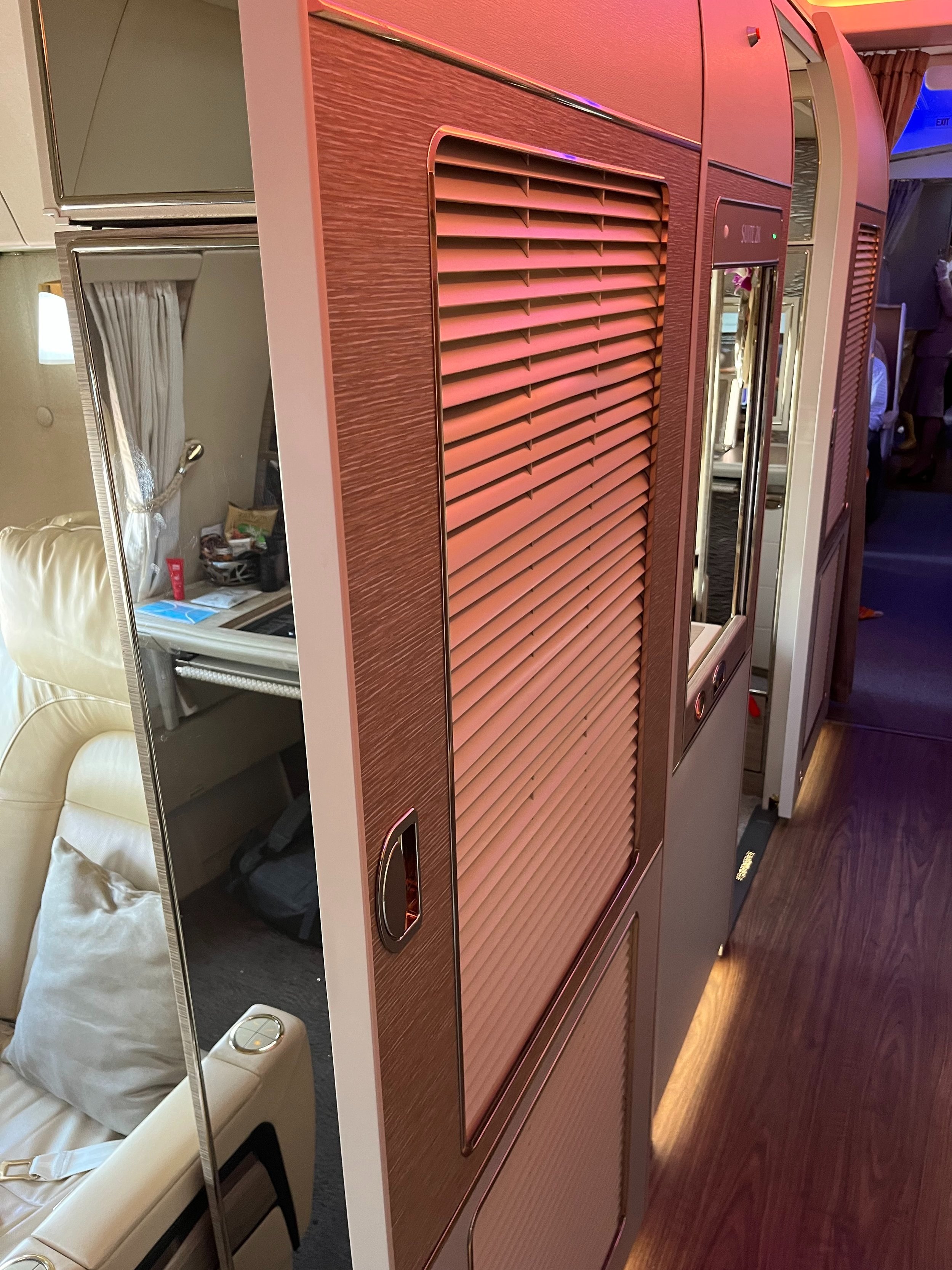 Review: Singapore Airlines A380 Suites | First Class | FRA-JFK | Milesopedia