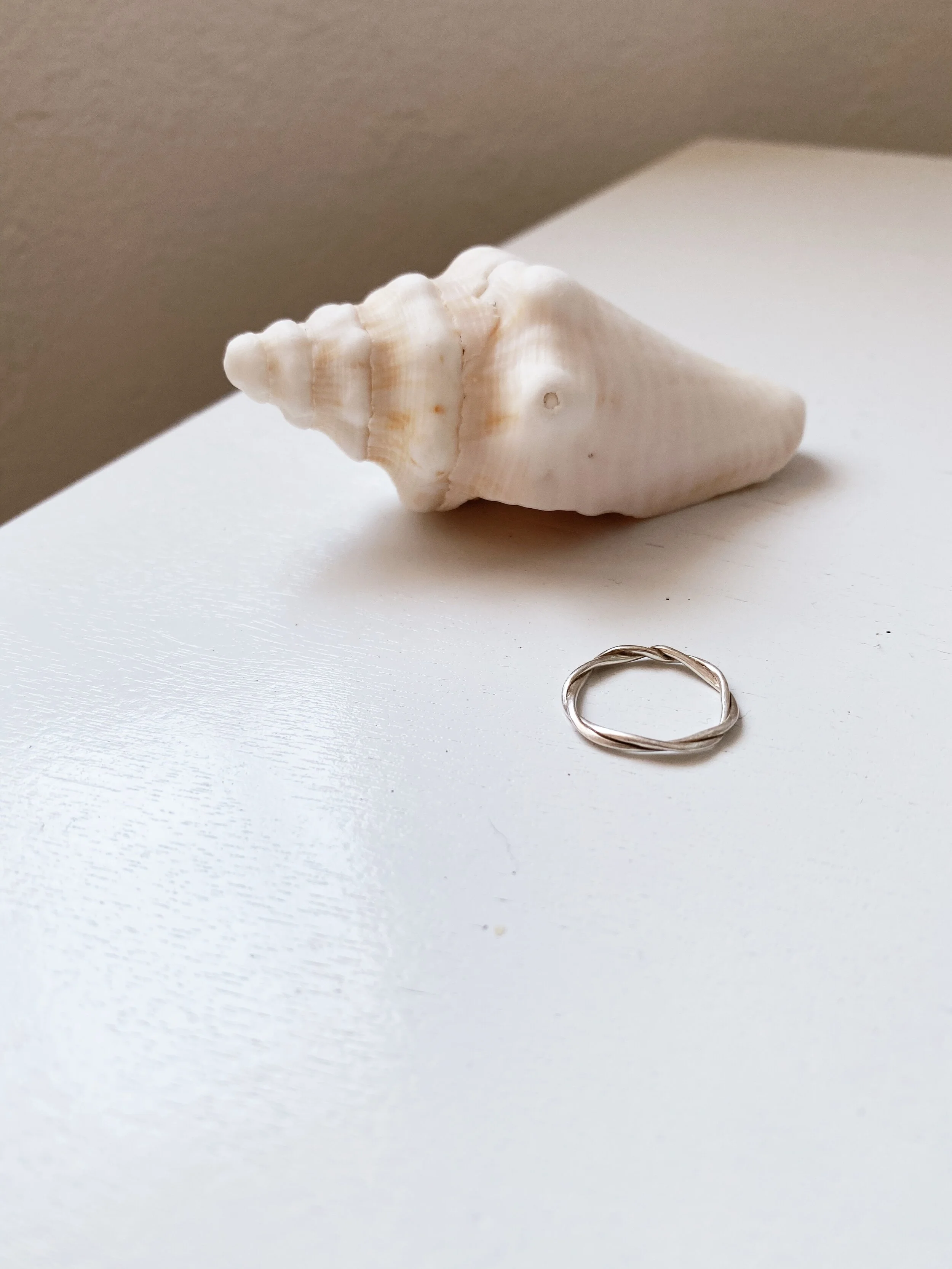 Knotty Mid Finger Ring