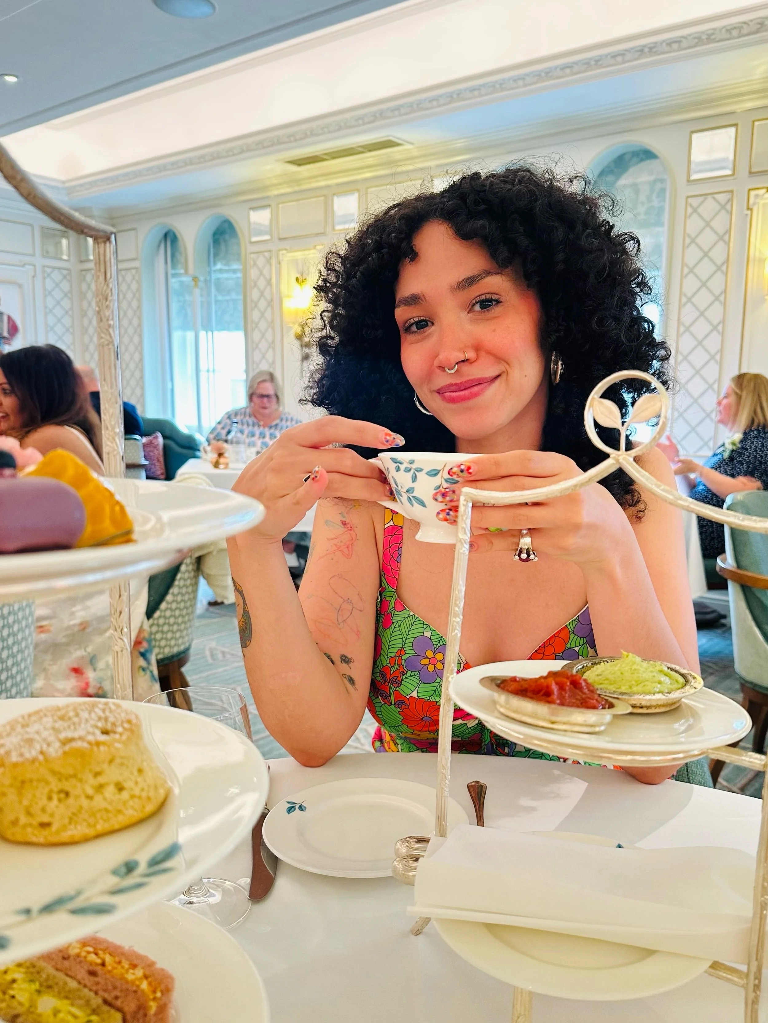 A wee 36-hour pit stop in London 💝

Liberty 😍

Paying our respects to the Queen

💐💐💐

A date with Mr. London &amp; Ms. Paris 

Schiaparelli @ V&amp;A

🍄🍄🍄

Pinky up @ Fortnum &amp; Mason's high tea 

Baskets of flowers everywhere 

🥕 &amp; ?