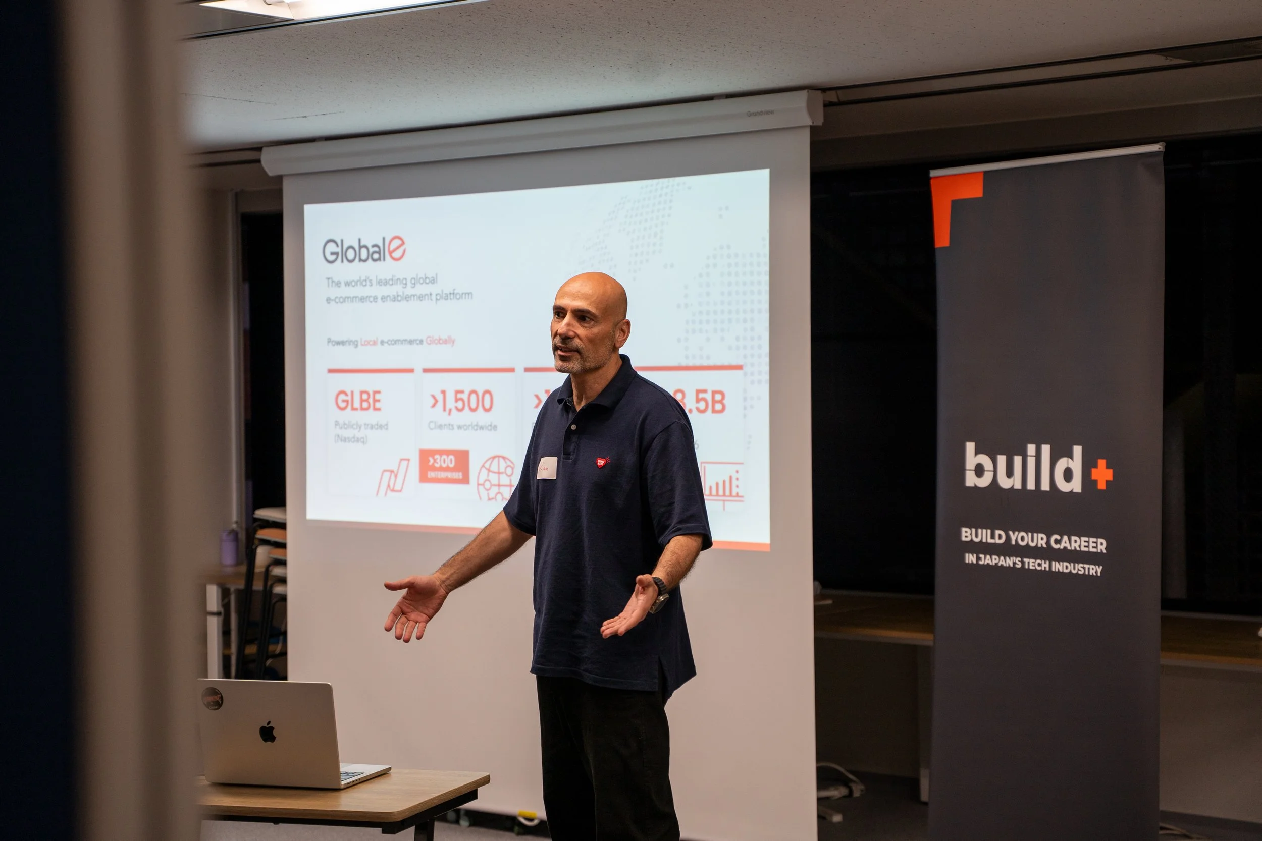Ran Almog from Global-e presenting