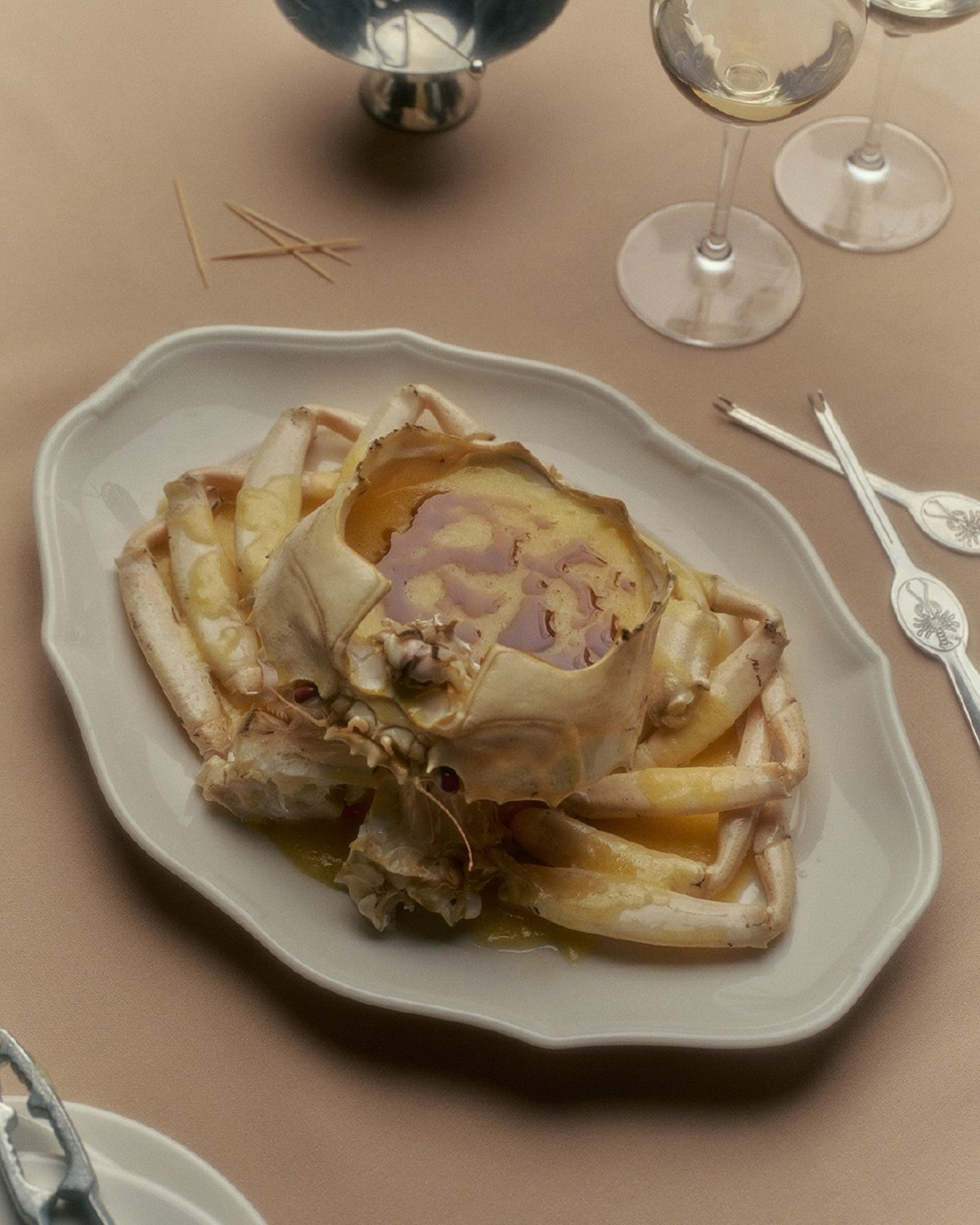 When nature&rsquo;s palette chooses white - snow crab at @goodluck.merivale 

Shot by @hughdavison_ 
Styled by @onetwophe 
Art direction by me