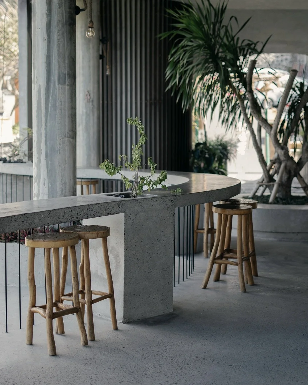 Kaki Gunung, an architectural dialogue between concrete, timber and landscape, where structure frames nature, and space encourages pause. @desa.o.c.u.l.u.s 

~ Columns catching shifting light
~ Shadows stretching with the day
~ Space opening toward t