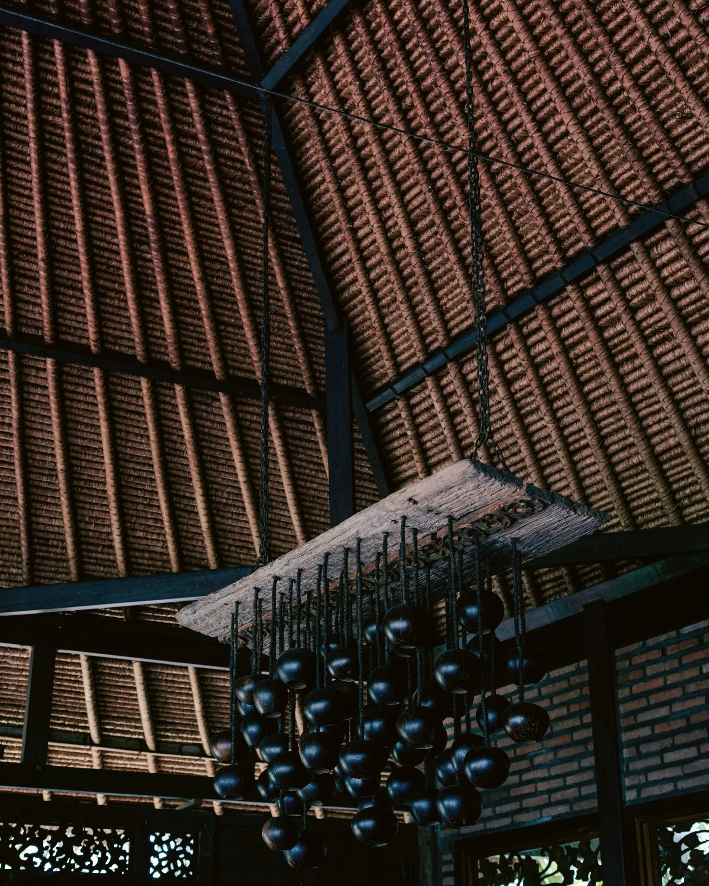 The ceiling becomes an active surface at @baliaslirestaurant 
Structure exposed, ornament suspended.
~ Repetition creating rhythm overhead
~ Raw materials left visible
~ Architecture felt as atmosphere. 

Photography by @el_glanic